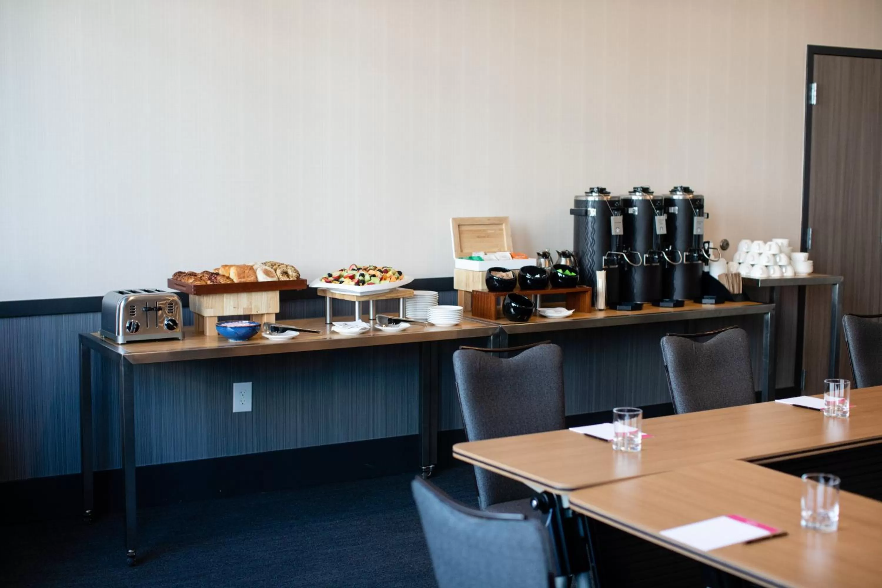 Meeting/conference room in Hotel Indigo Seattle Everett Waterfront Place by IHG
