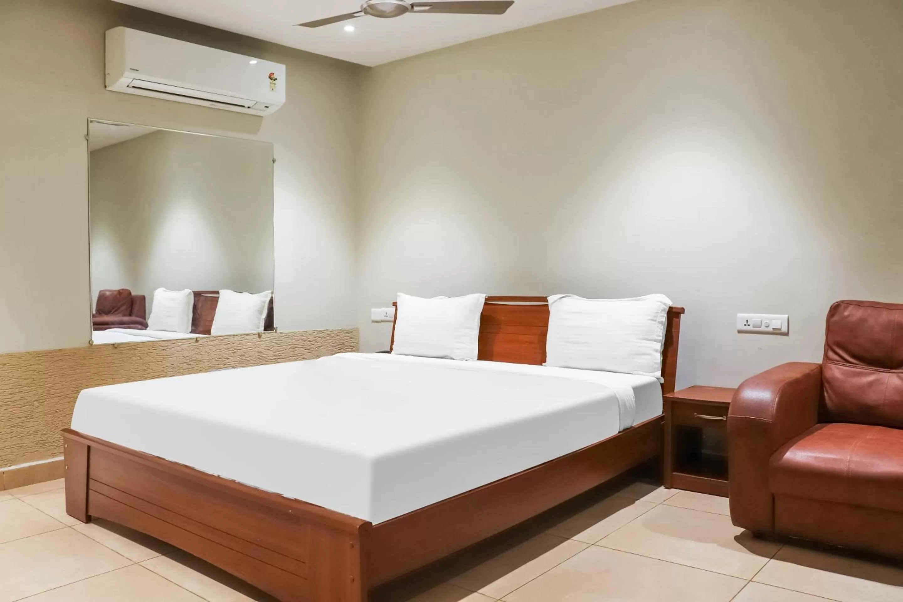 Bedroom, Bed in Collection O Kk Trends