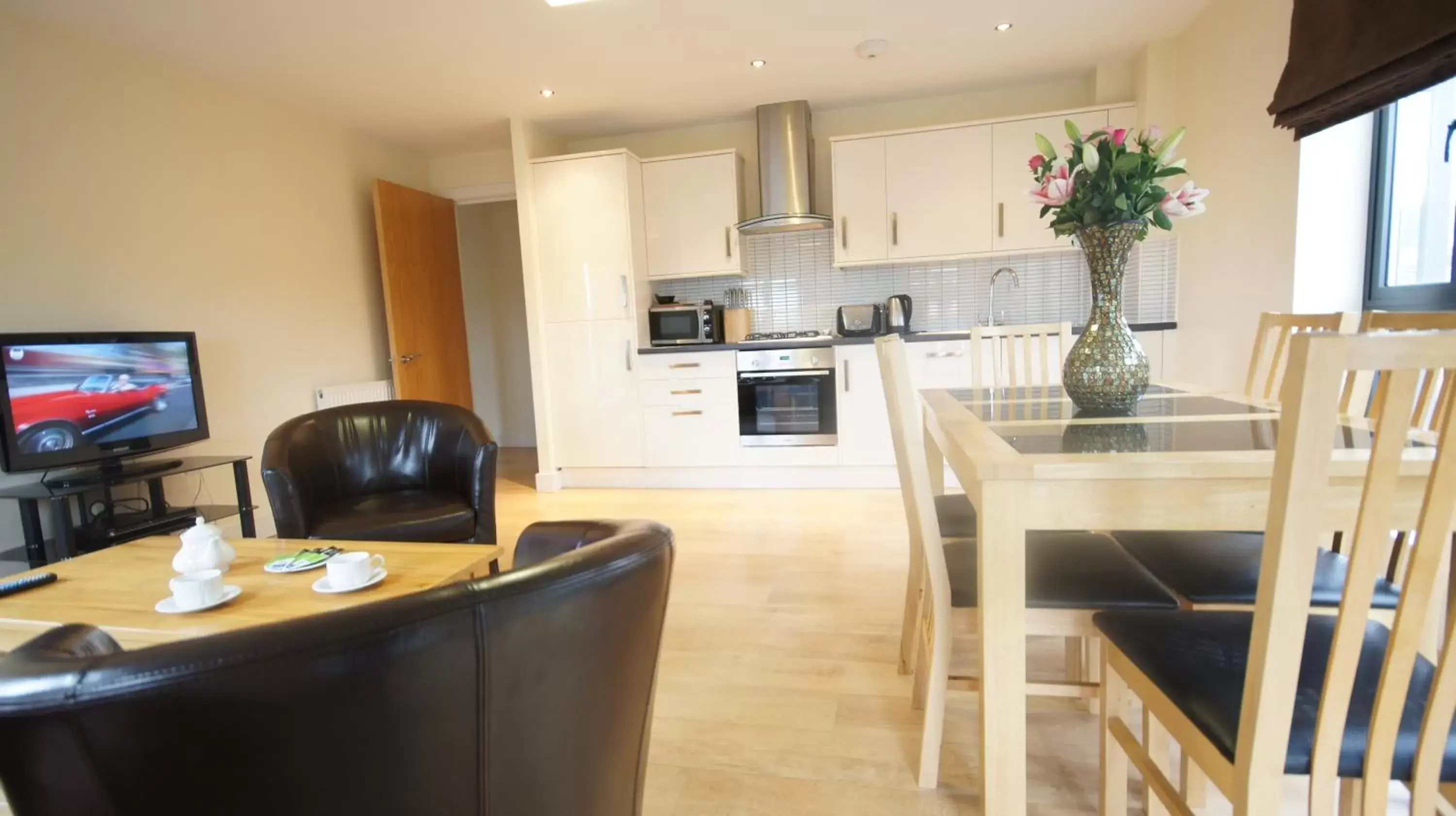 Superior Two-Bedroom Apartment in Lodge Drive Serviced Apartments Superior Two-Bedroom Apartment in Lodge Drive Serviced Apartments