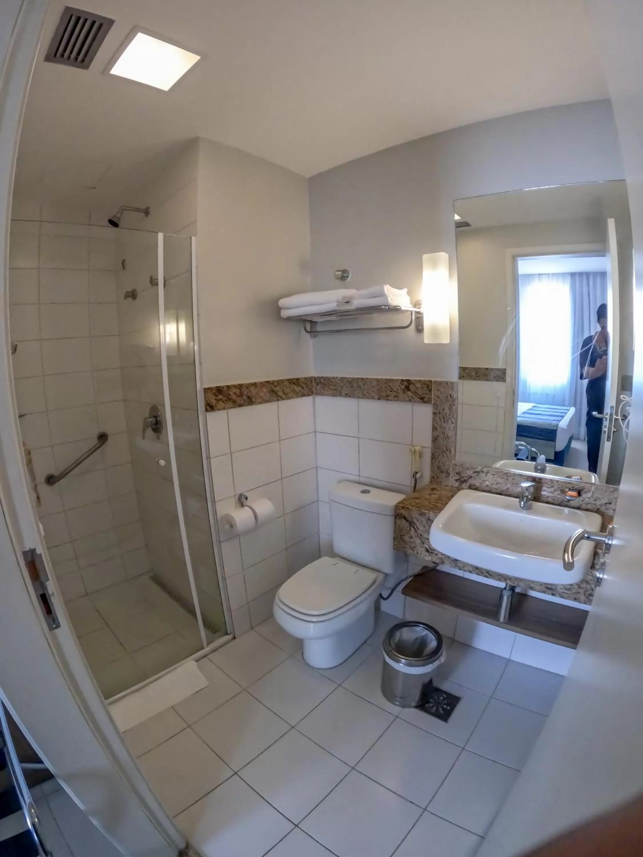 Shower in Comfort Hotel Santos