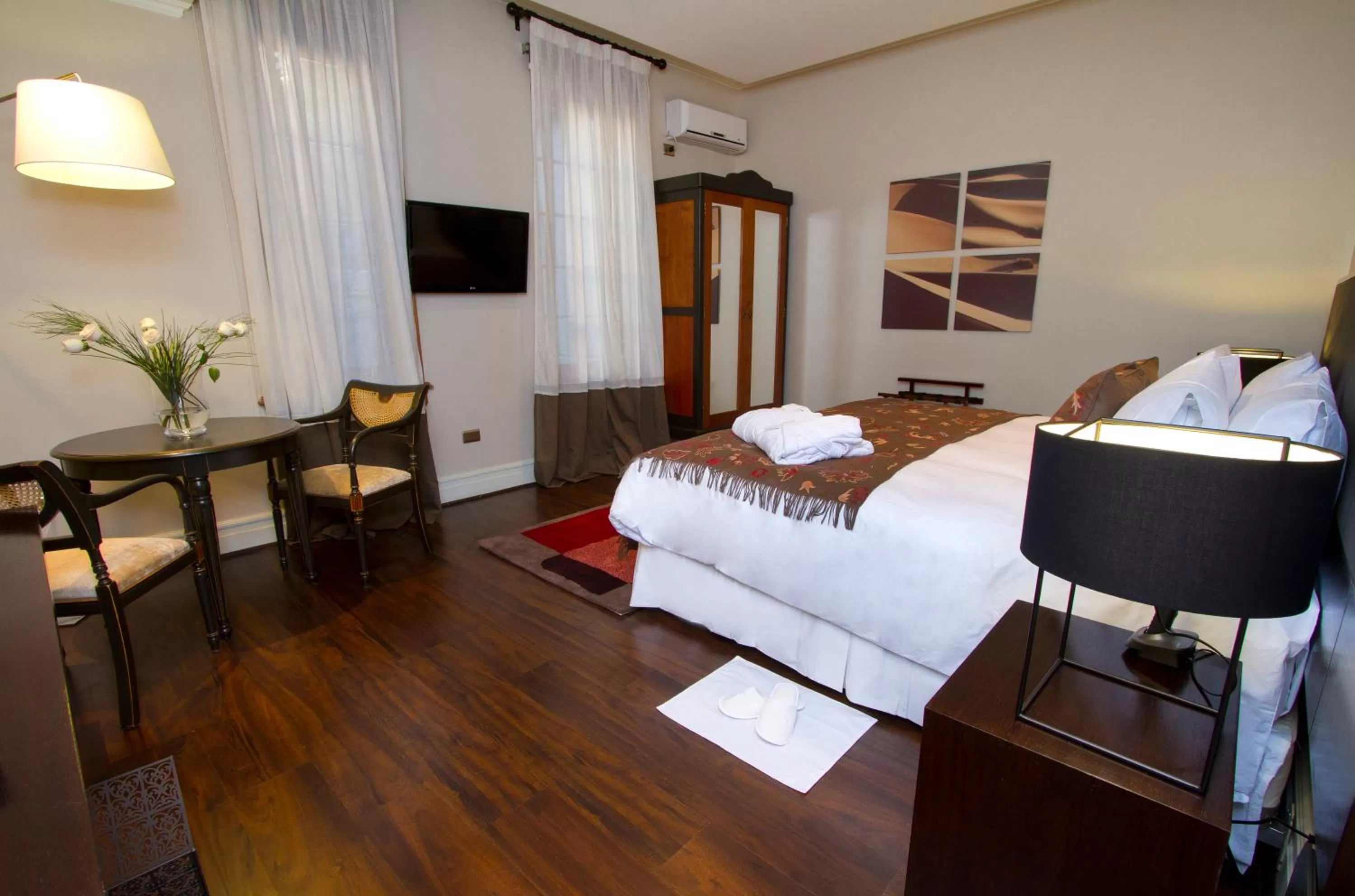 Photo of the whole room, Bed in Casa Bueras Boutique Hotel