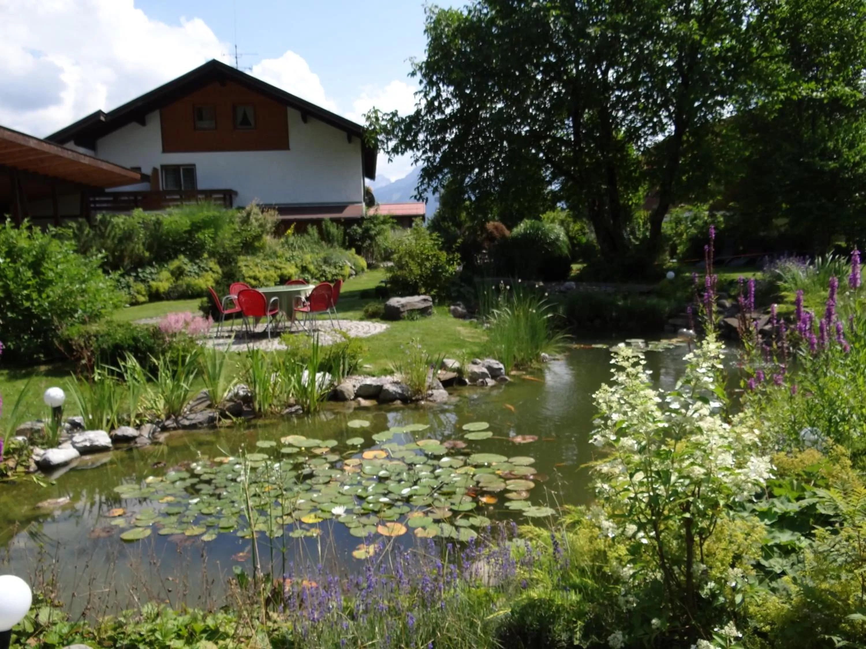 Garden in Gästehaus Bühler
