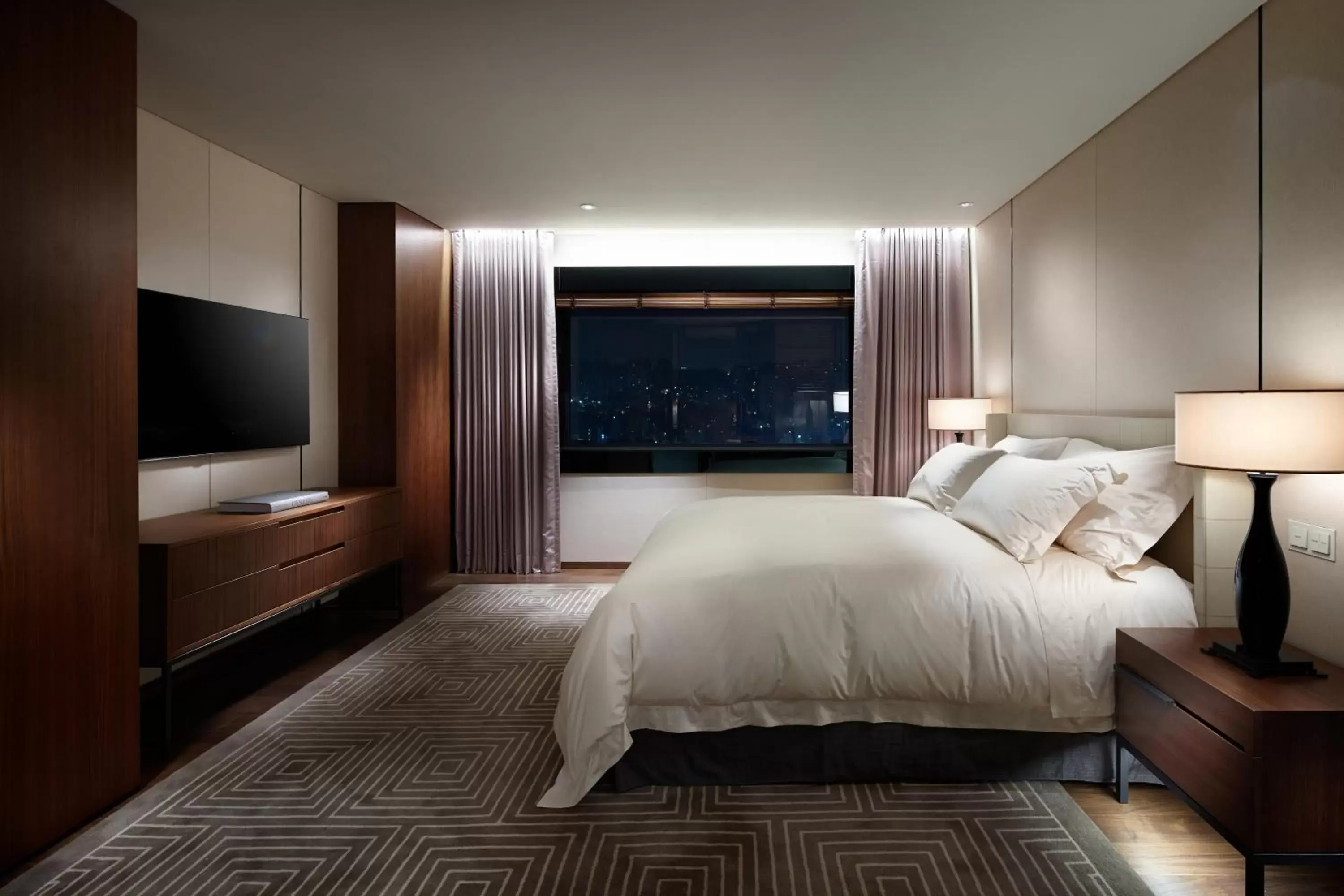 Superior Suite Double Room with Indoor Pool Access Only in The Shilla Seoul Superior Suite Double Room with Indoor Pool Access Only in The Shilla Seoul