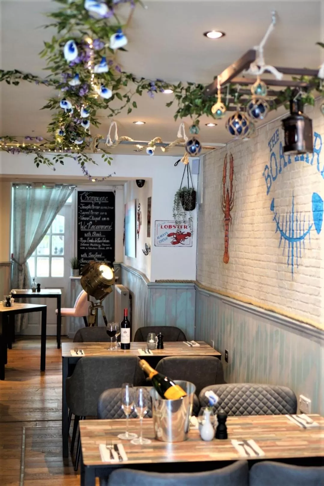 Restaurant/places to eat in Molesworth Arms