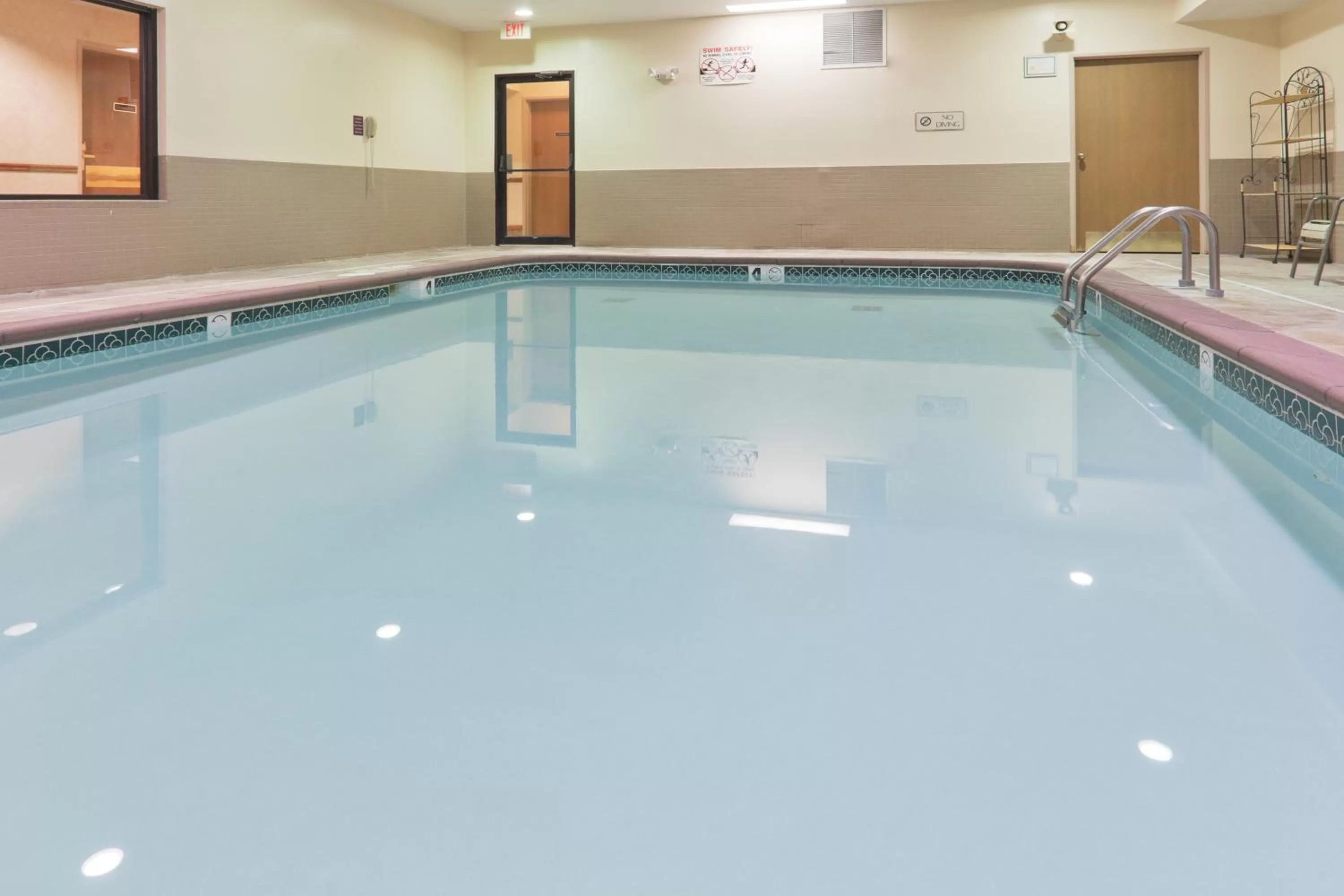 Swimming pool in Baymont by Wyndham Portage