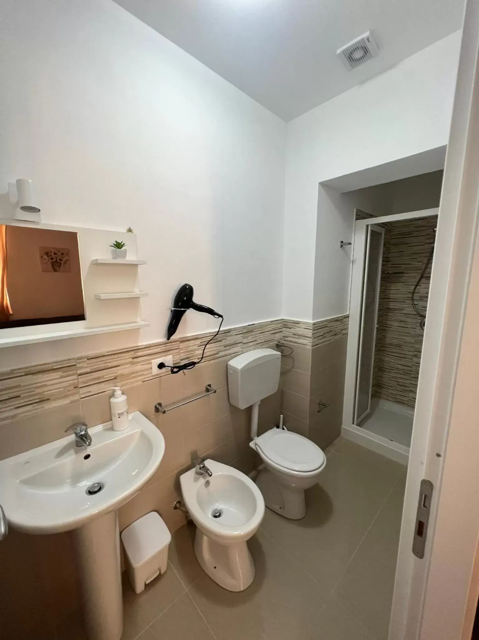 Double Room with Private Bathroom in B&B Marco Polo Double Room with Private Bathroom in B&B Marco Polo