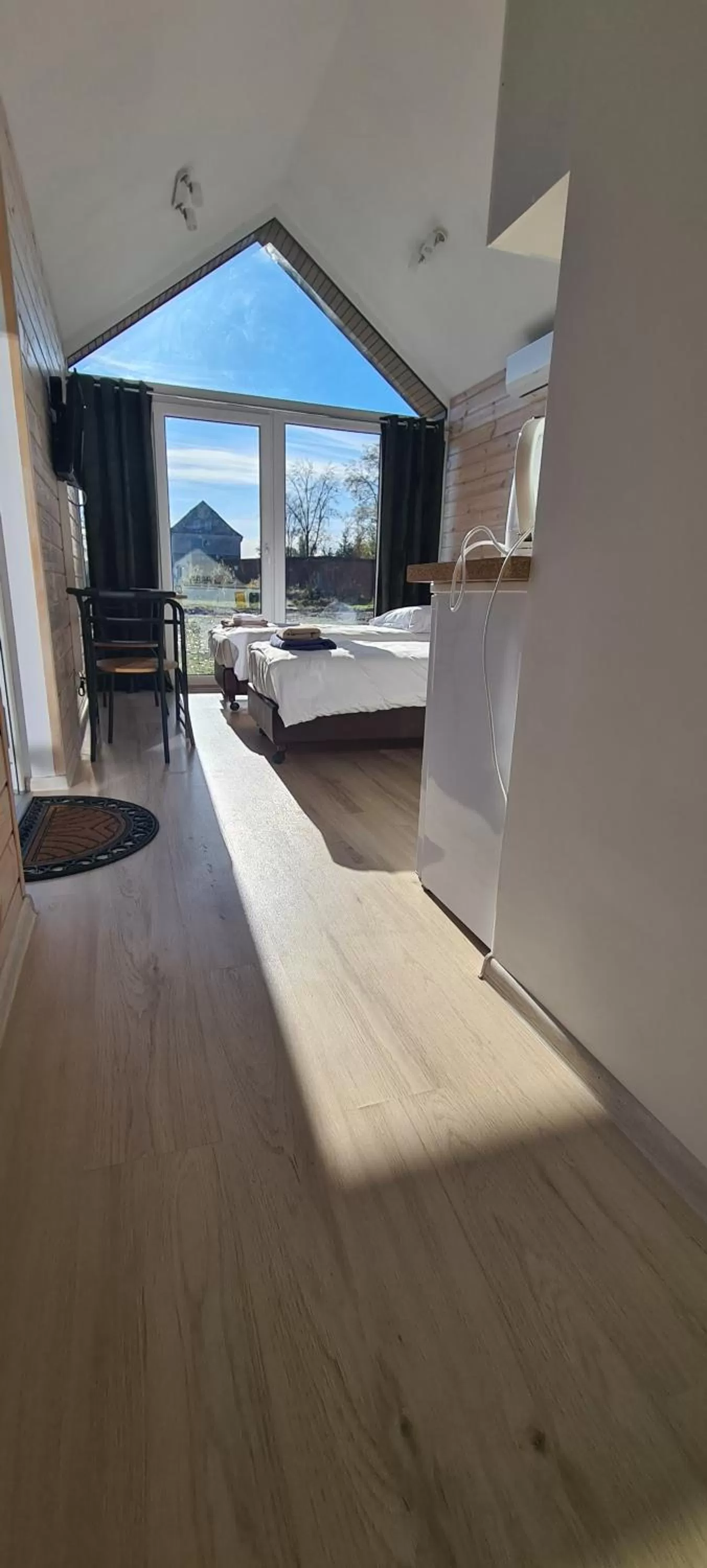 Bedroom in Leon's Rooms