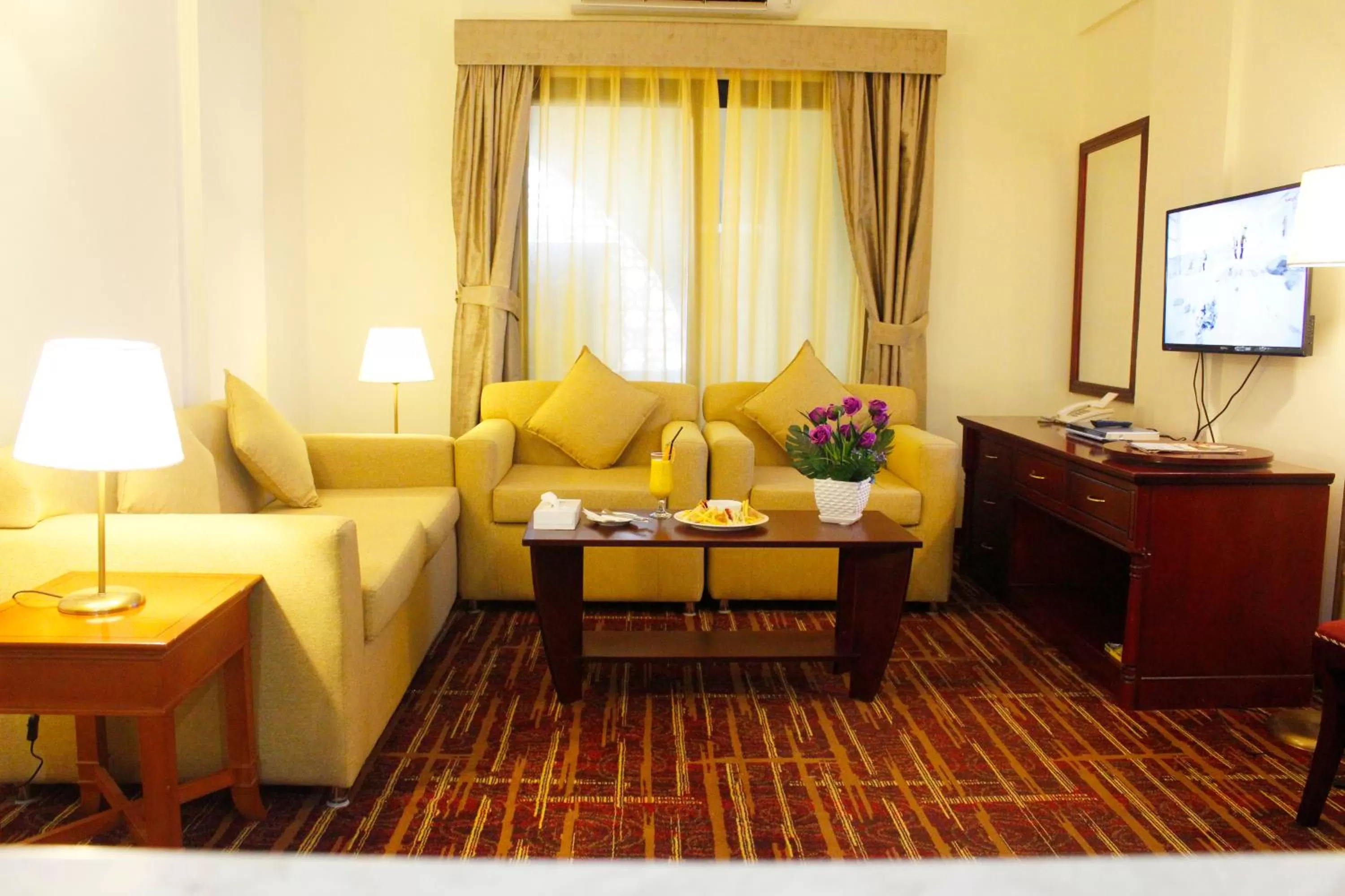 Living room in Al Diar Mina Hotel