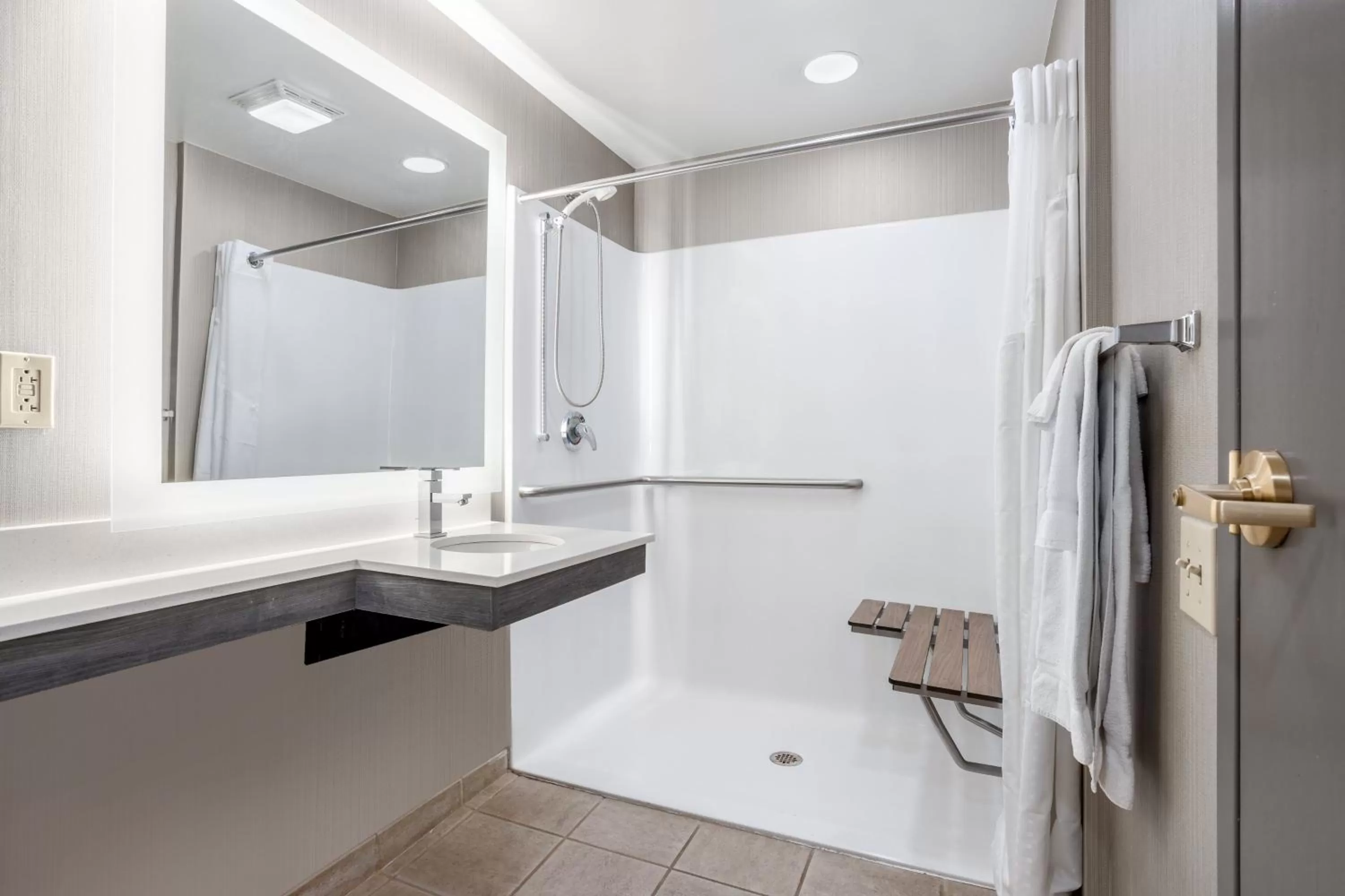 Bathroom in Holiday Inn Lafayette-City Centre by IHG