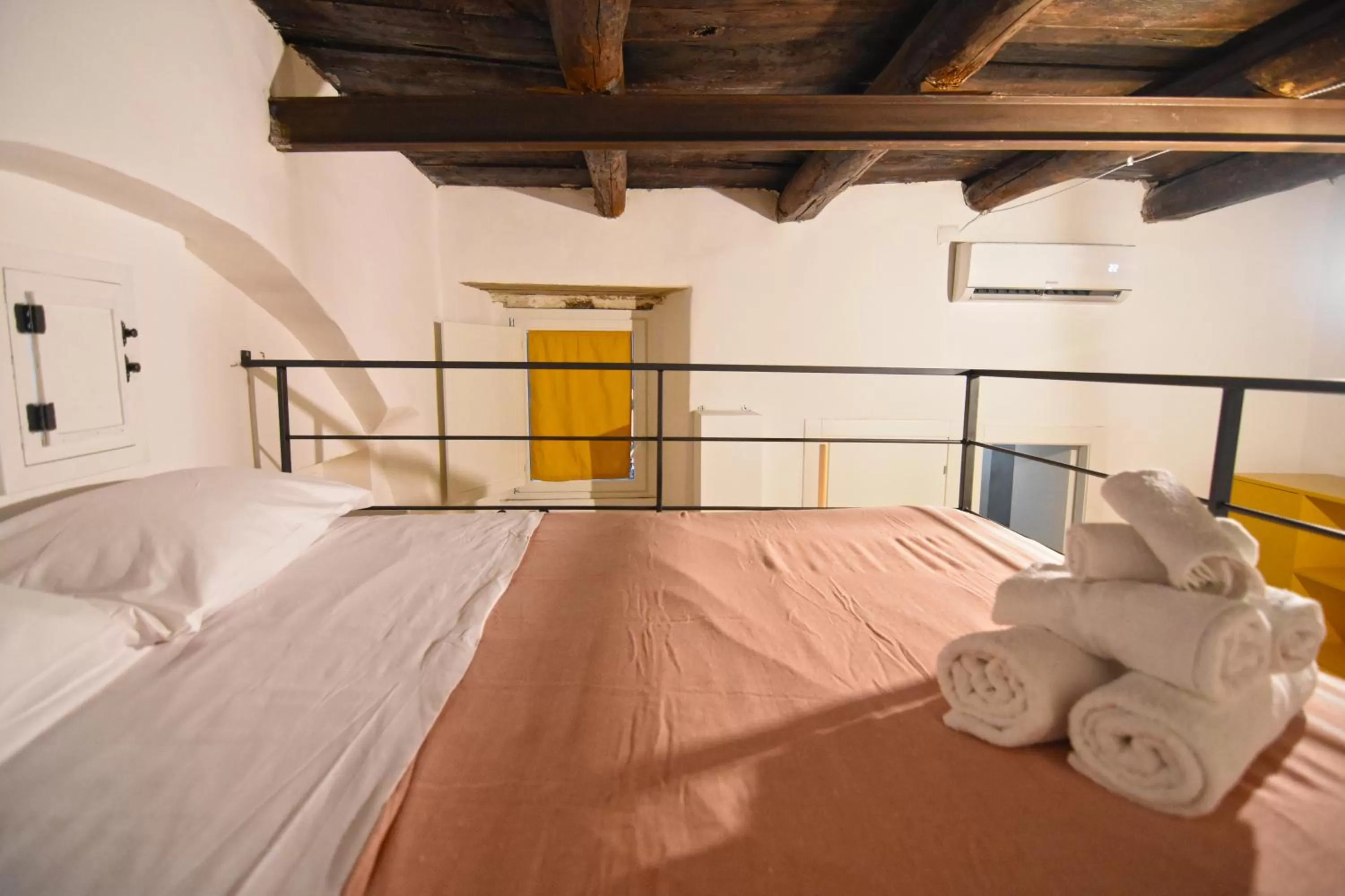 Bed in La Dimora di Artemide B&B