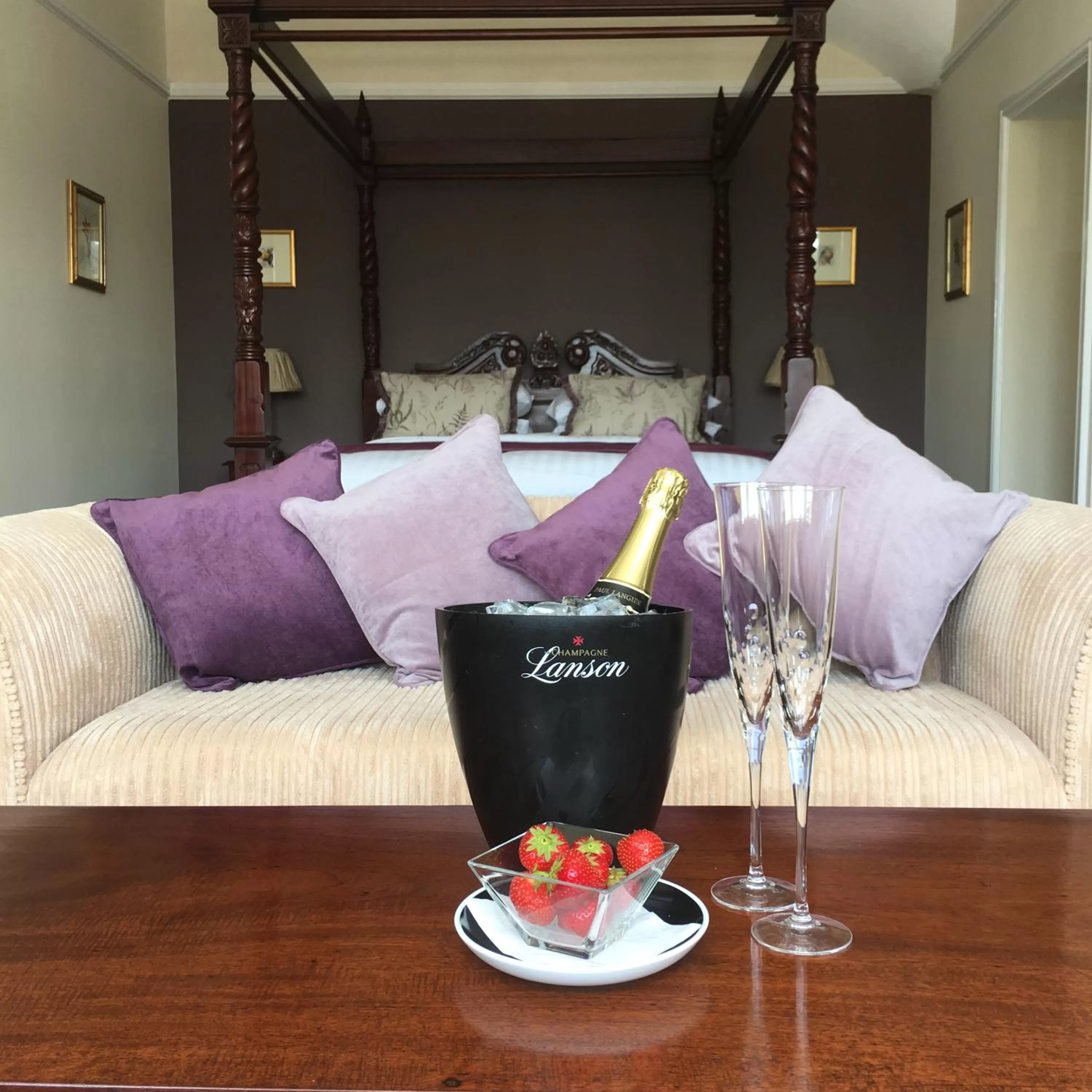 Bed in The Eagles Hotel