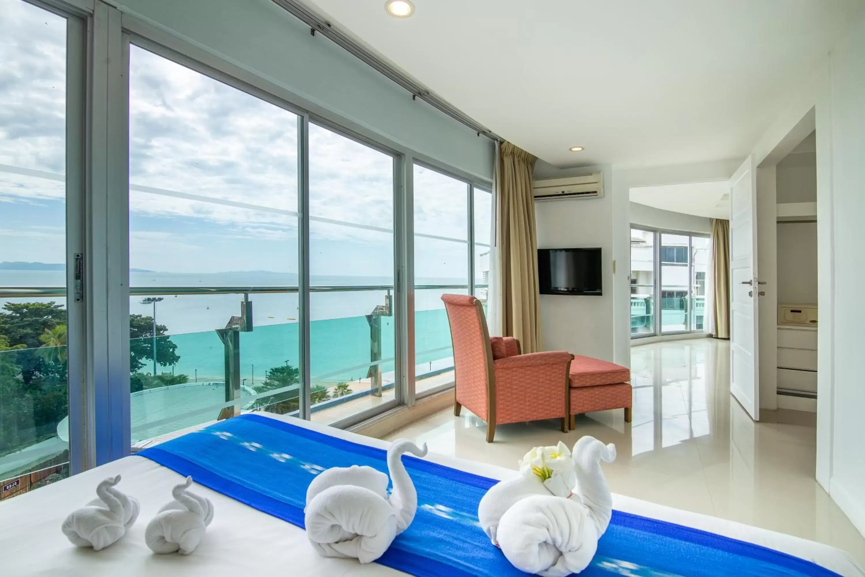 Two bedroom Panoramic Sea View in Royal Beach View Two bedroom Panoramic Sea View in Royal Beach View