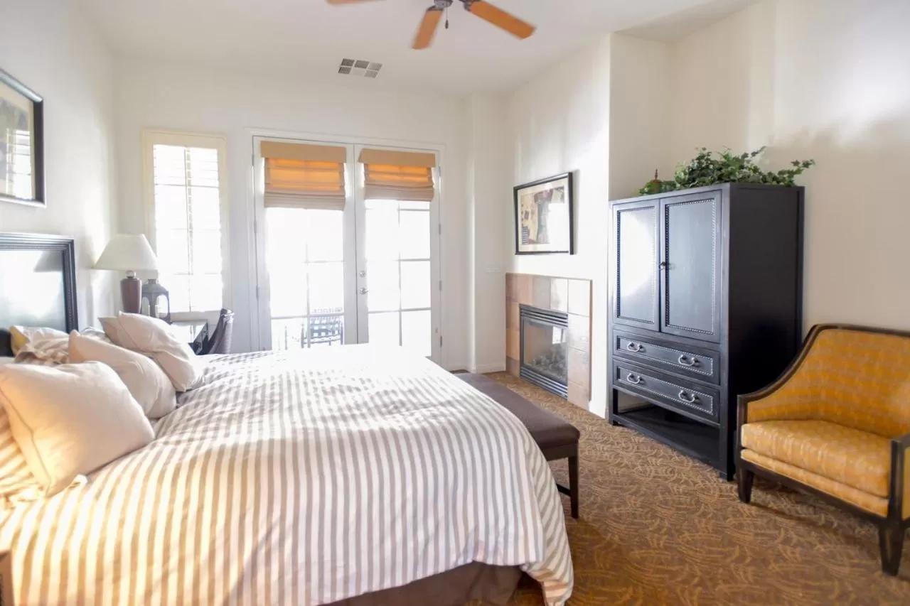 Bed in Beautiful Casita with Balcony, La Quinta Legacy Villas