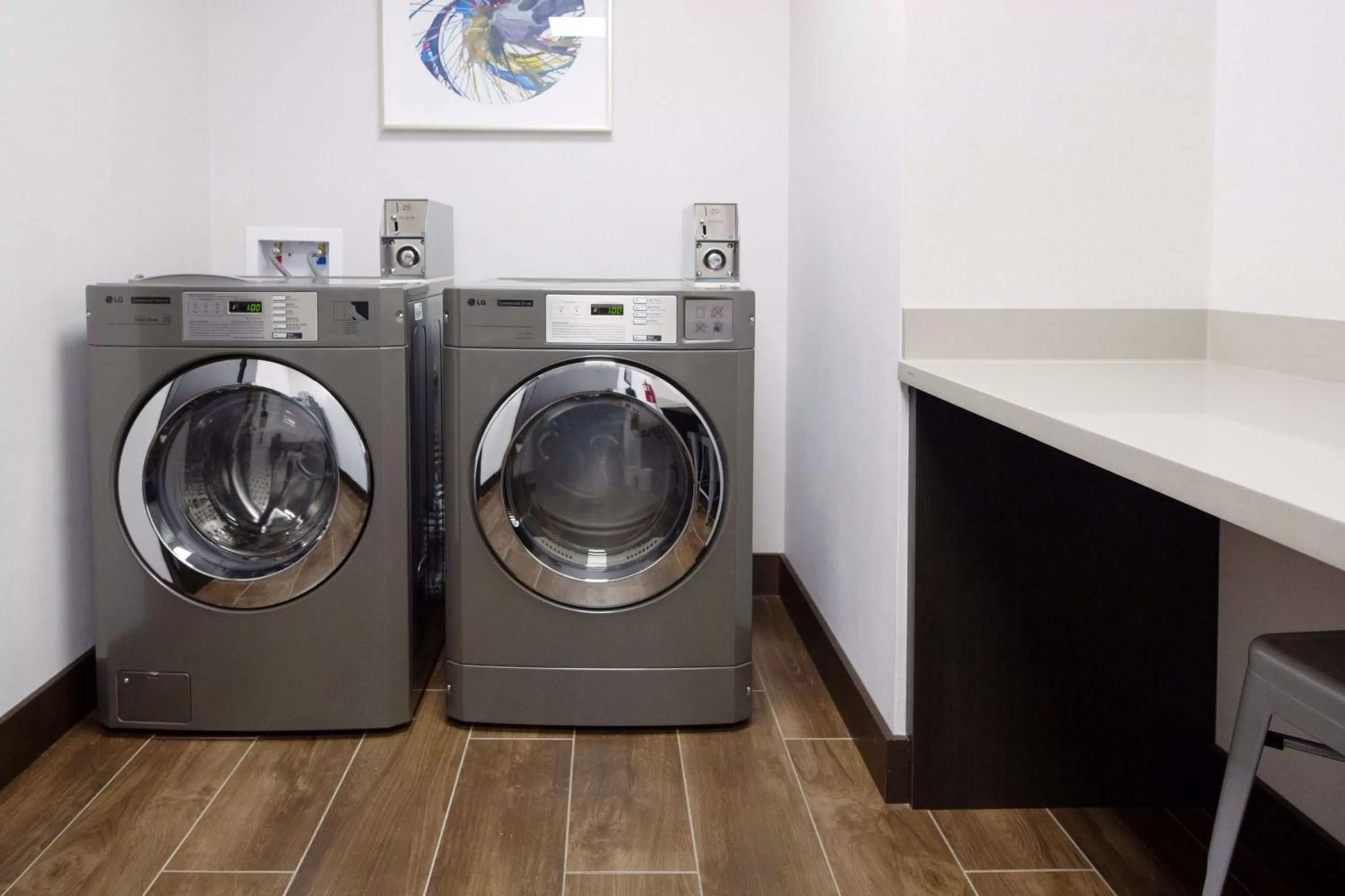 Property building in Hampton Inn & Suites Dallas Downtown