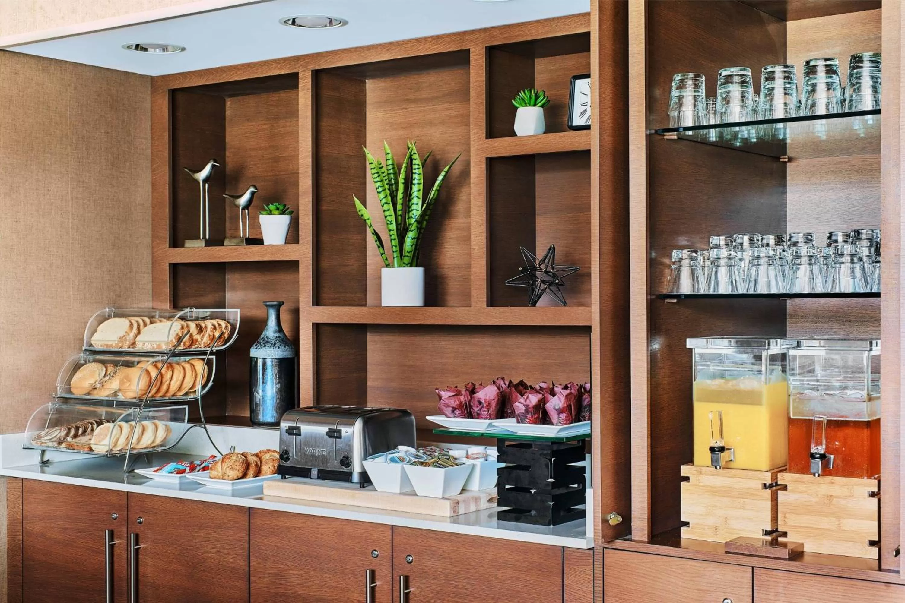 Lounge or bar in Pittsburgh Marriott North