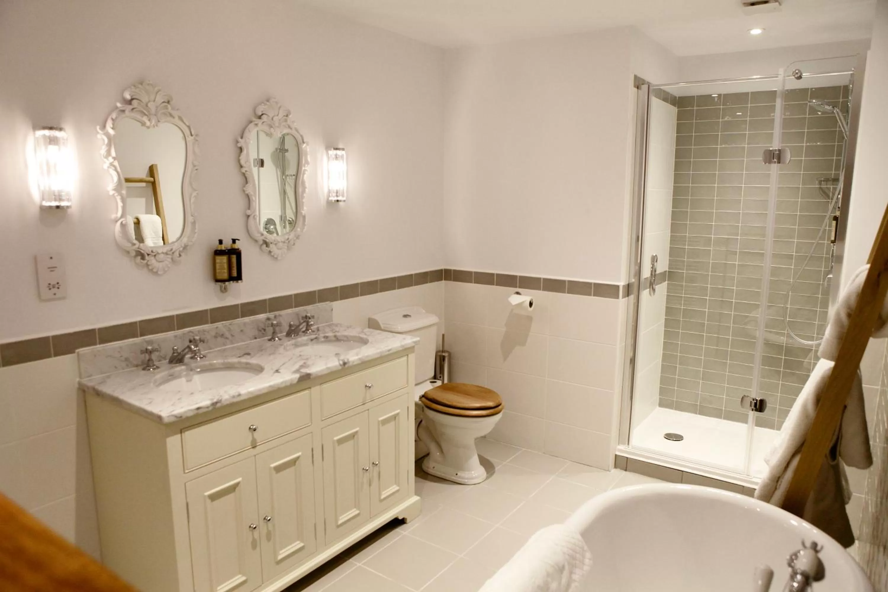 Bathroom in The Rose and Crown