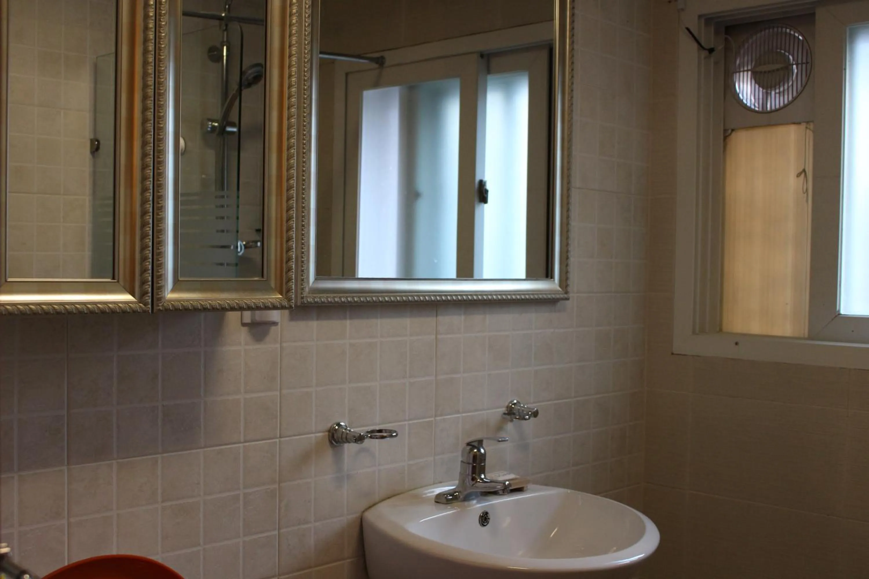 Bathroom in Hongdae Style Guesthouse