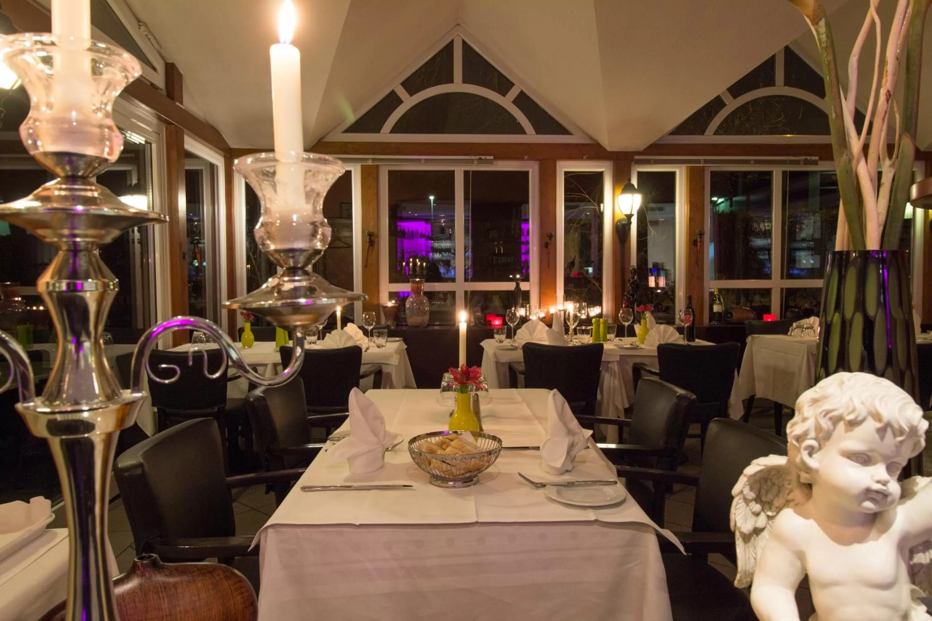 Restaurant/places to eat in HOTEL PARQÉO im A66