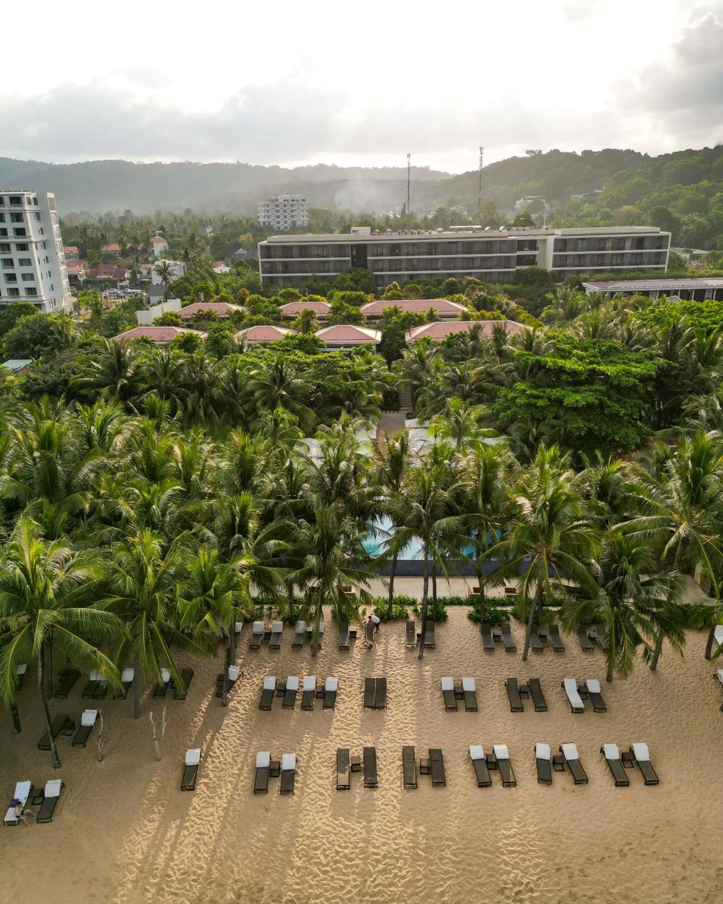 Property building in Salinda Resort Phu Quoc - Sparkling Wine Breakfast