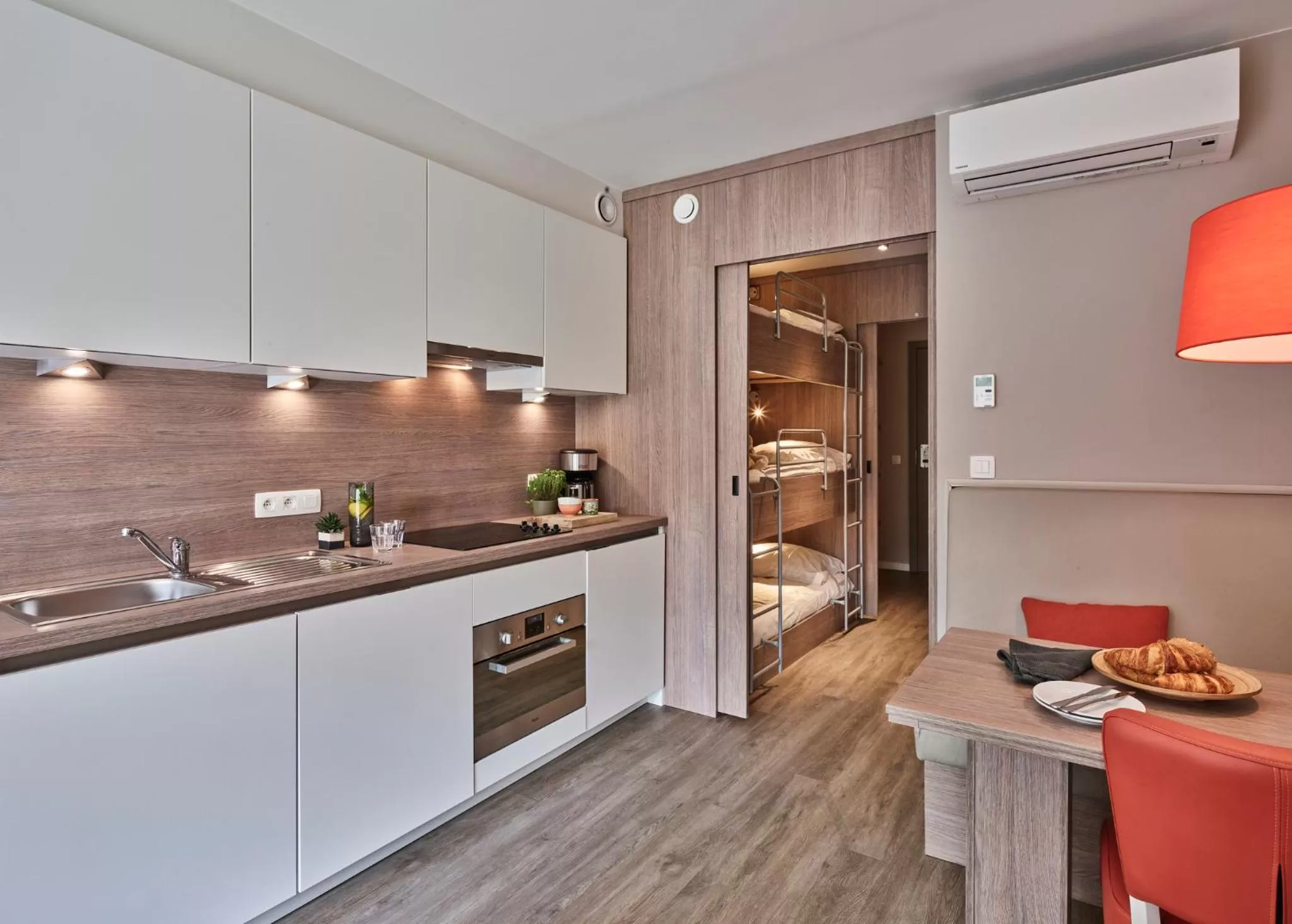 Family Apartment - 5p | 2 Sleeping corners |  Double Bed - Triple Bunk Bed in Green Resort Limburg