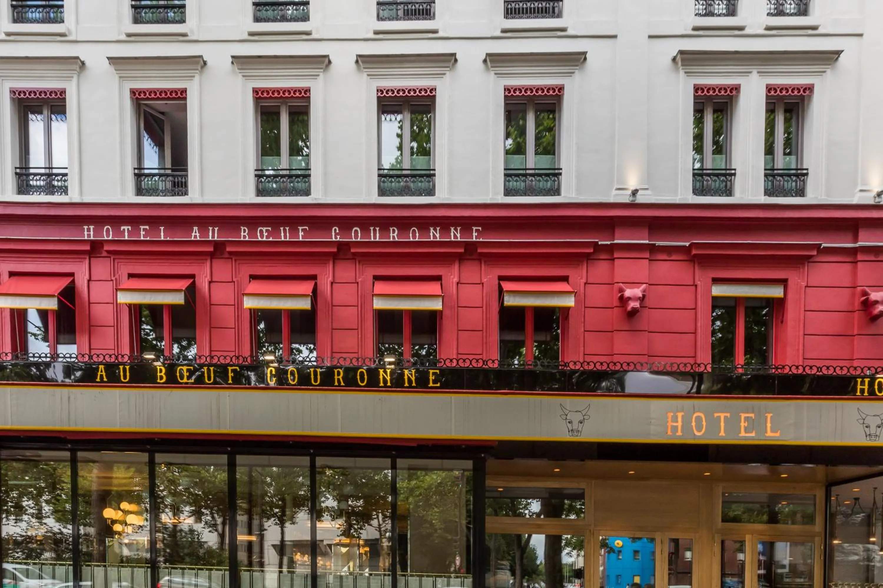 Property building in Hotel Restaurant Au Boeuf Couronné