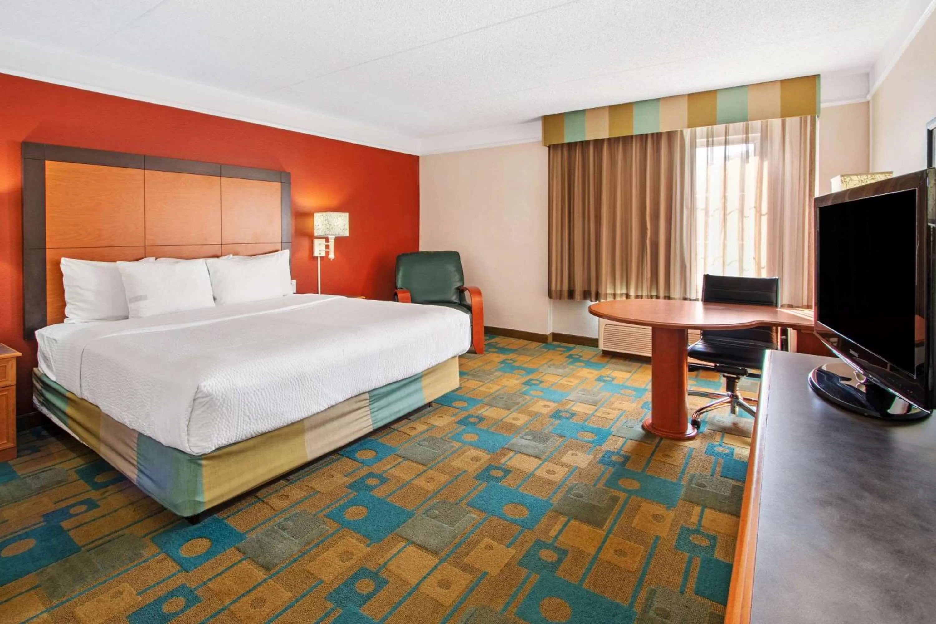 Photo of the whole room, Bed in La Quinta by Wyndham Albuquerque West