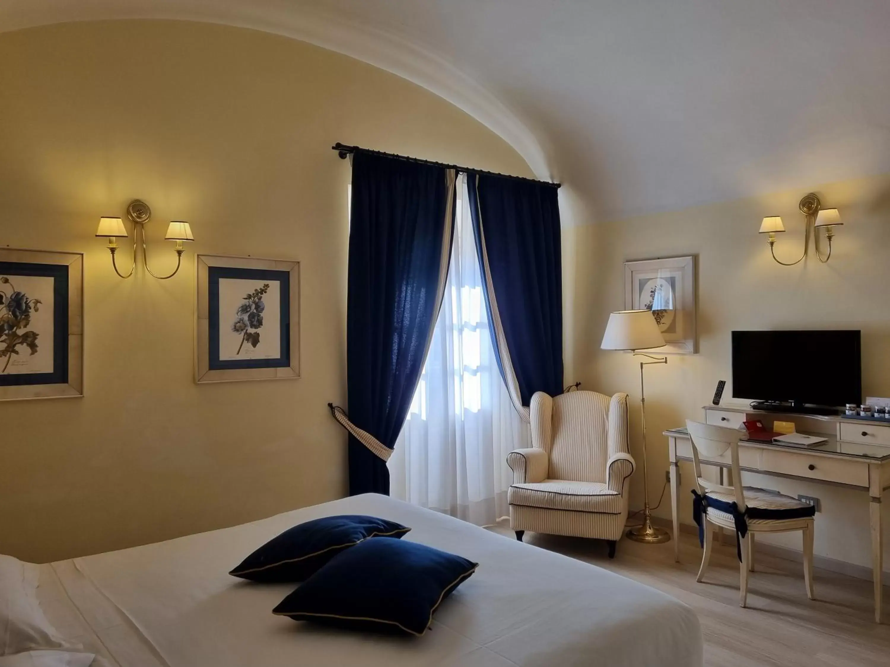 Superior Family Room in Bagni Di Pisa Palace & Thermal Spa - The Leading Hotels of the World Superior Family Room in Bagni Di Pisa Palace & Thermal Spa - The Leading Hotels of the World