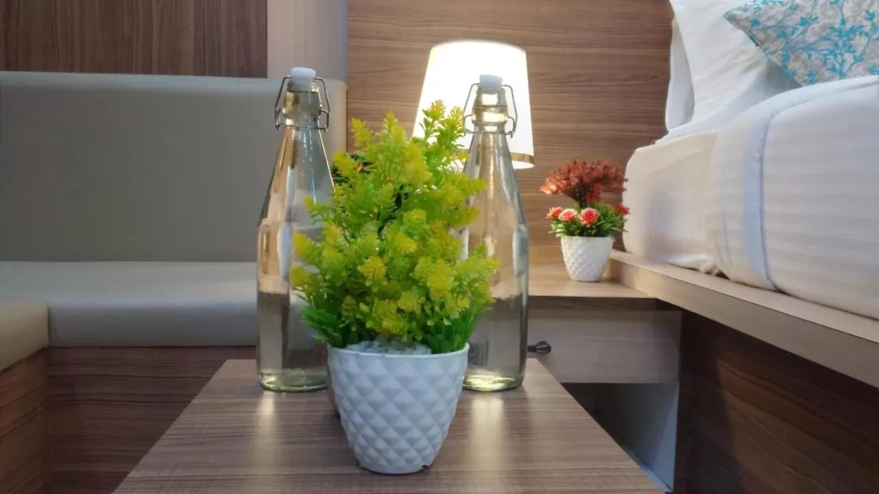 HOTEL CENTRAL SQUARE "A Couple Friendly Hotel"