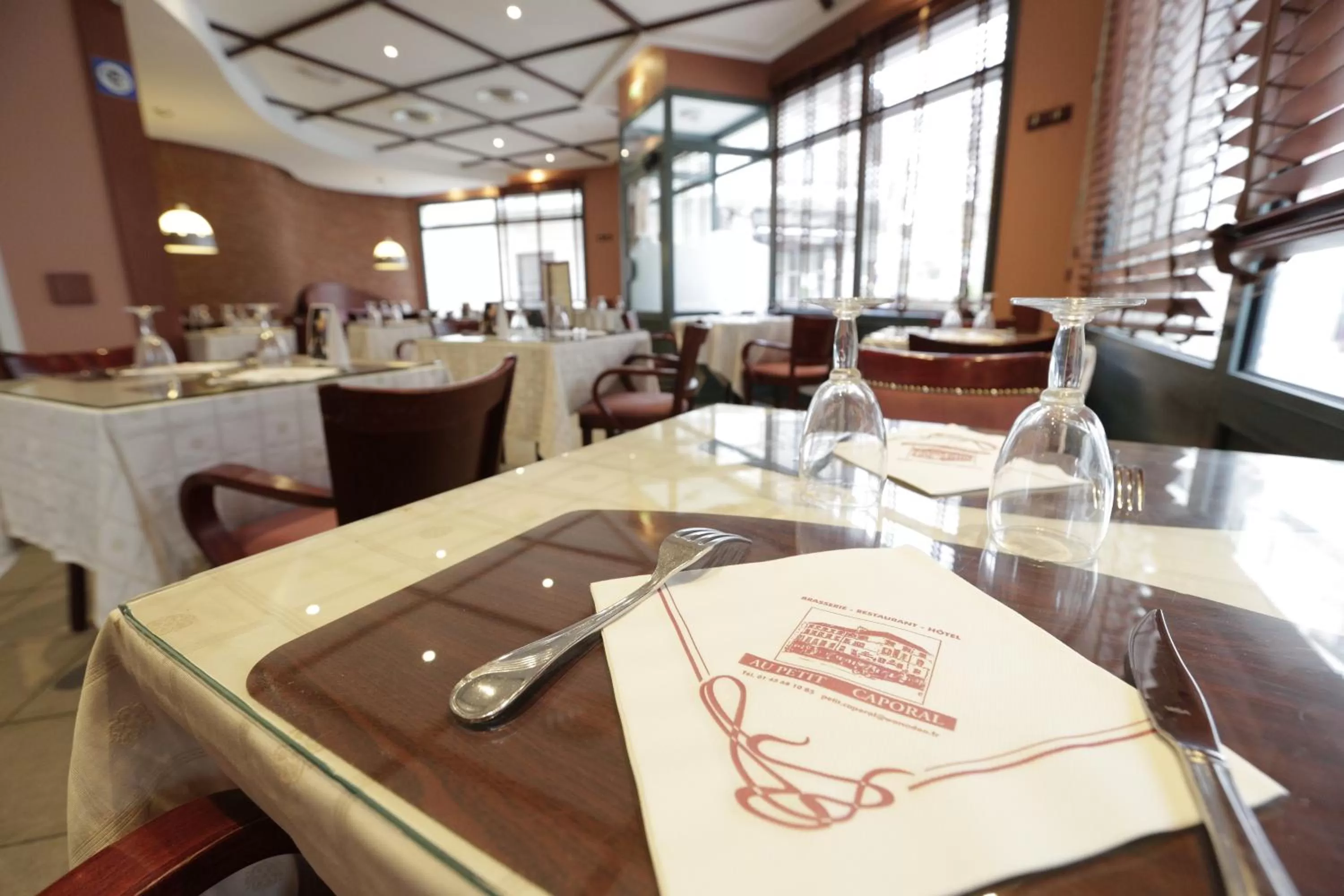 Restaurant/places to eat in Hôtel Au Petit Caporal