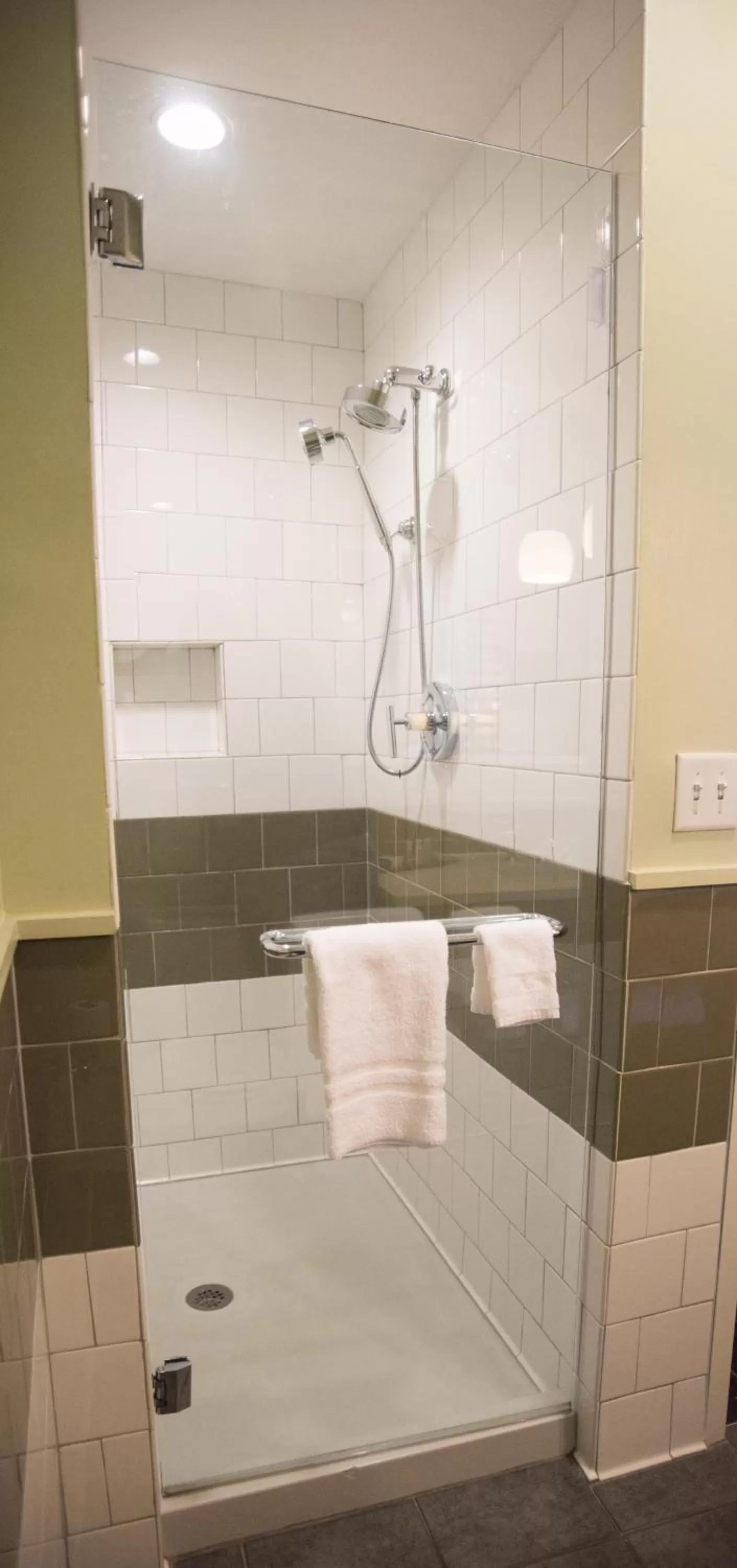 Premium Queen Room with Two Queen Beds in Hotel Indigo Athens - University Area by IHG