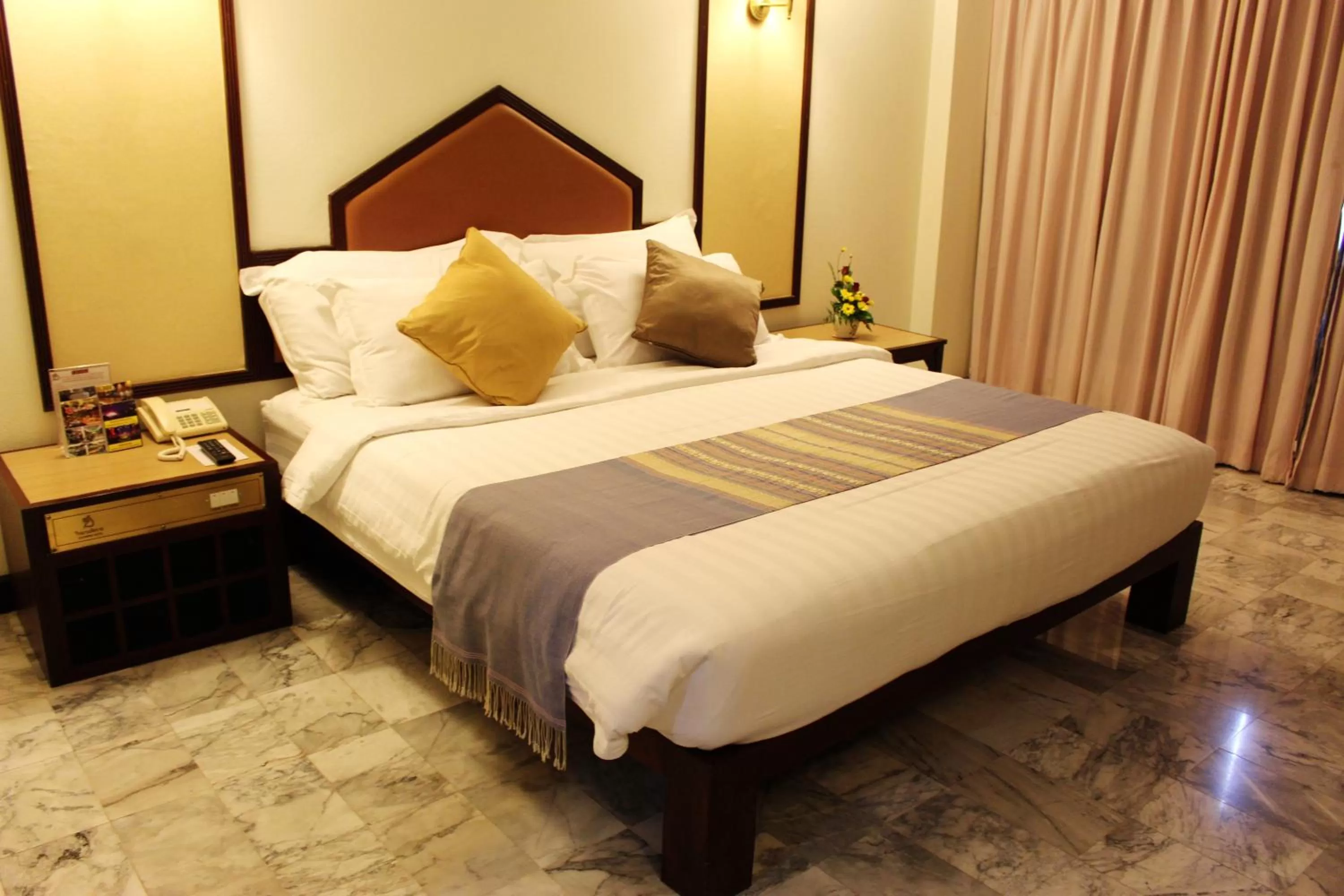 Bed in Seeharaj Hotel