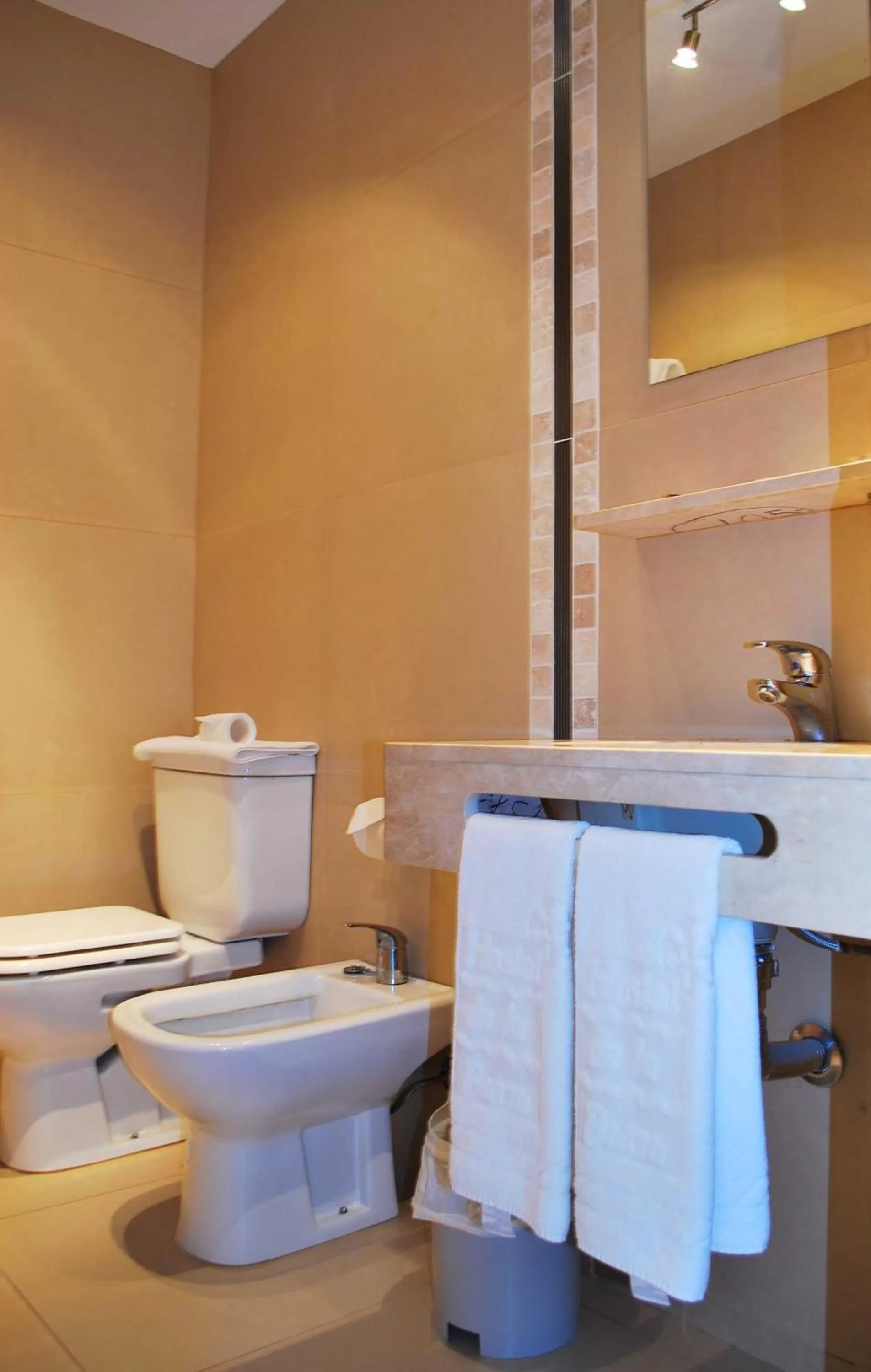 Bathroom in Hotel De La Barra