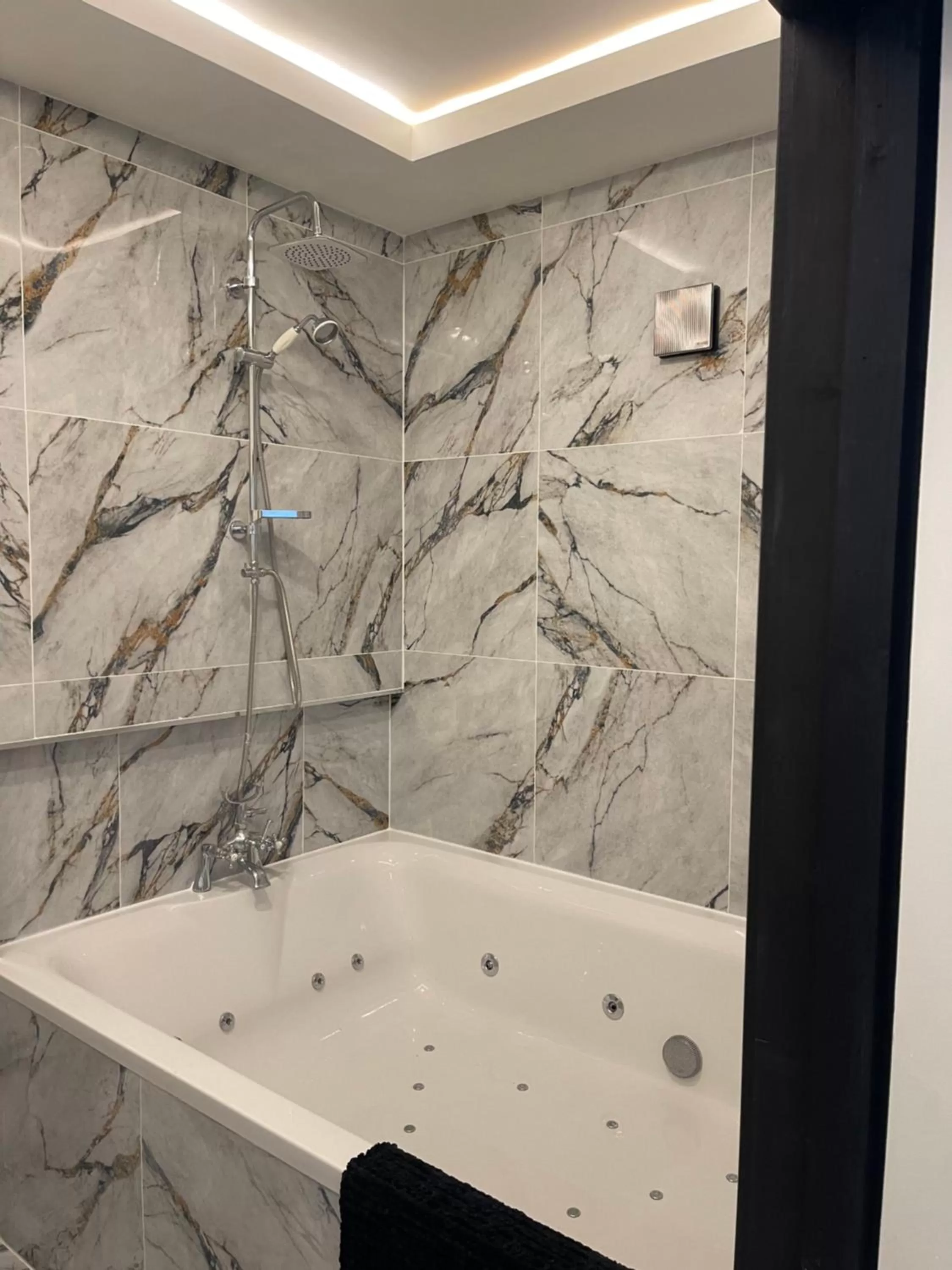 RESIDENCY LUXURY SEAFRONT HOTEL