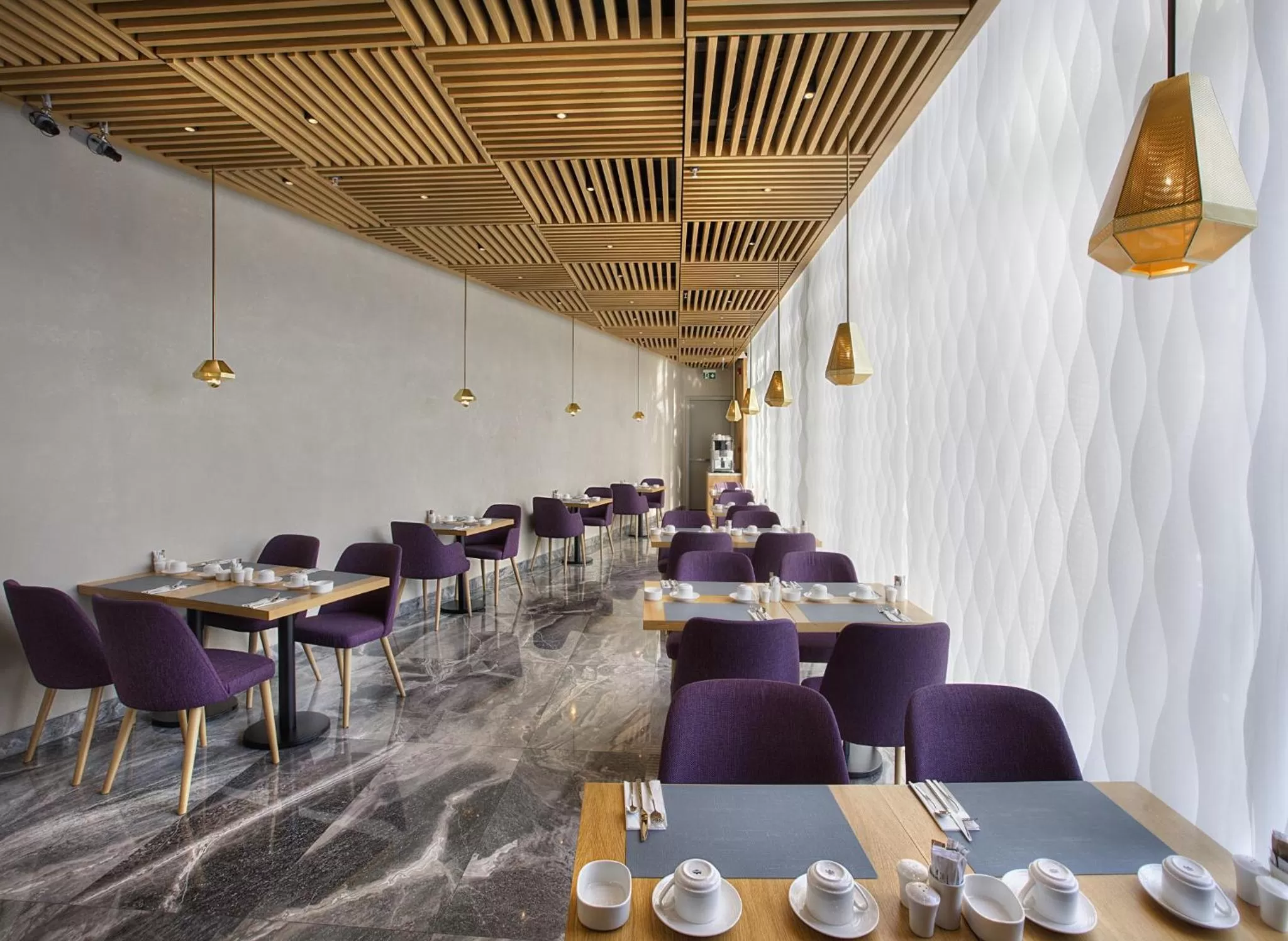 Restaurant/places to eat in Fer Hotel