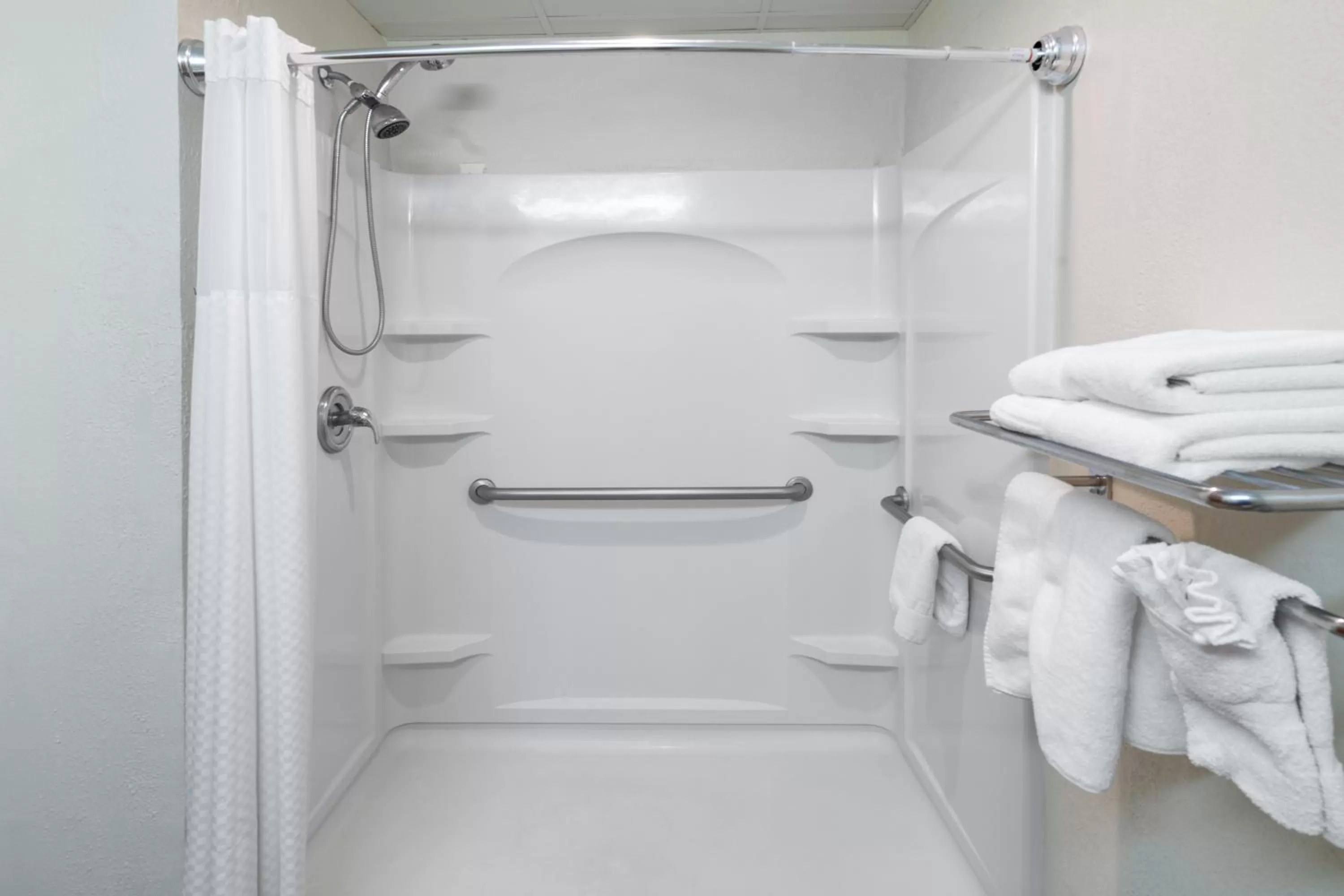 Baymont by Wyndham Hinesville Fort Stewart Area