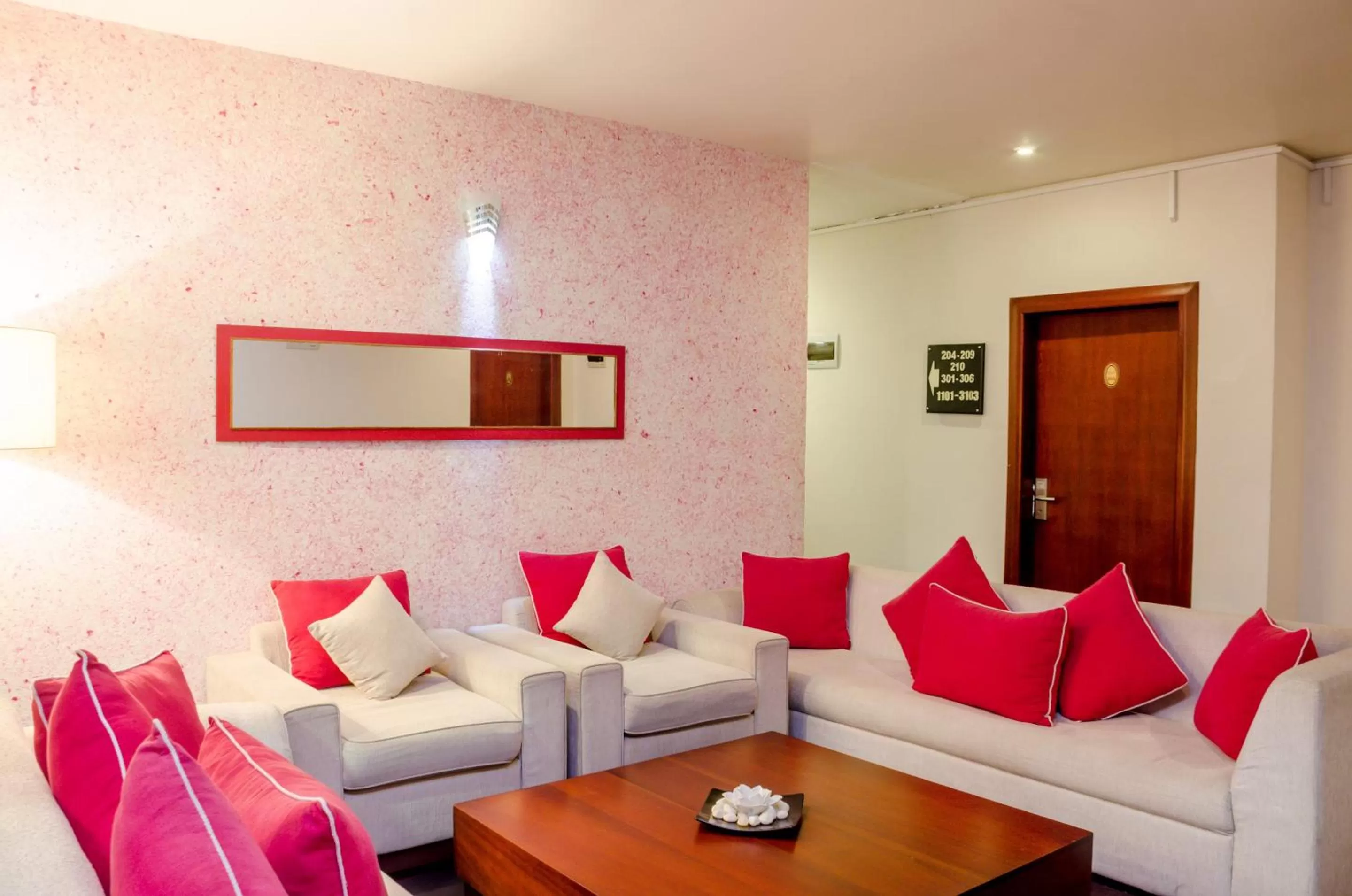 Lobby or reception, Seating Area in Opulent River Face Hotel