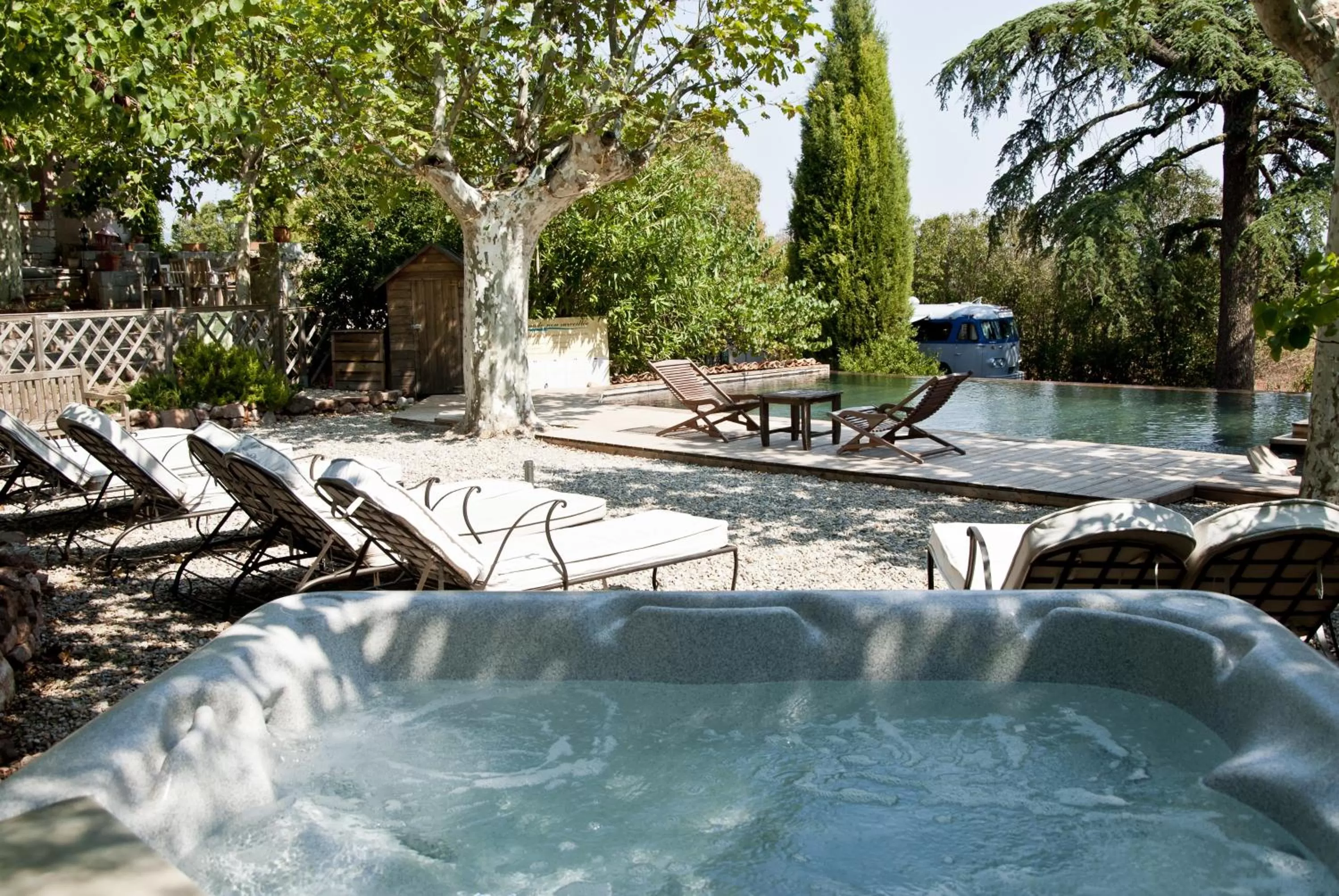 Hot Tub in Bed and Breakfast La Grande Lauzade