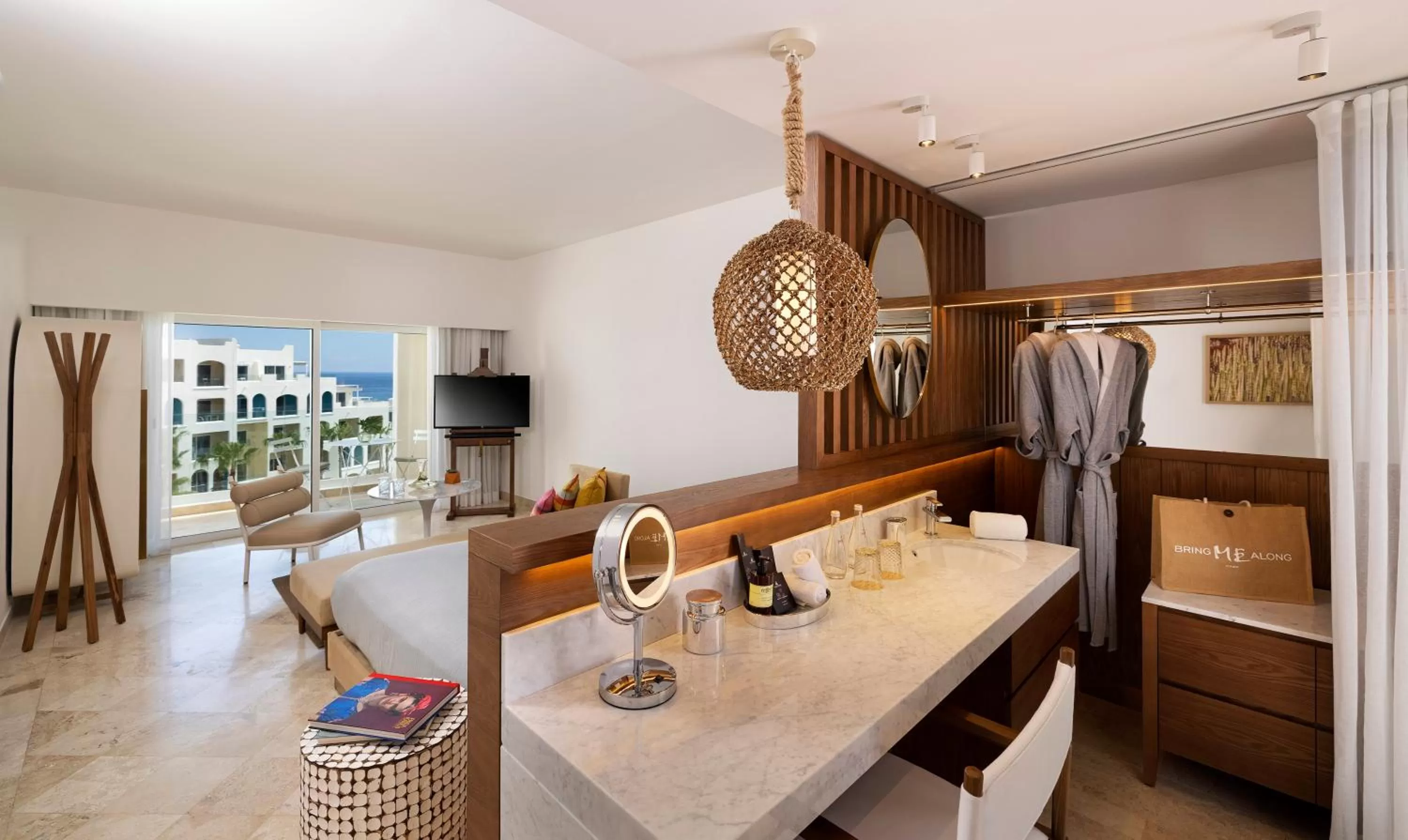 View (from property/room), Bed in ME Cabo by Meliá