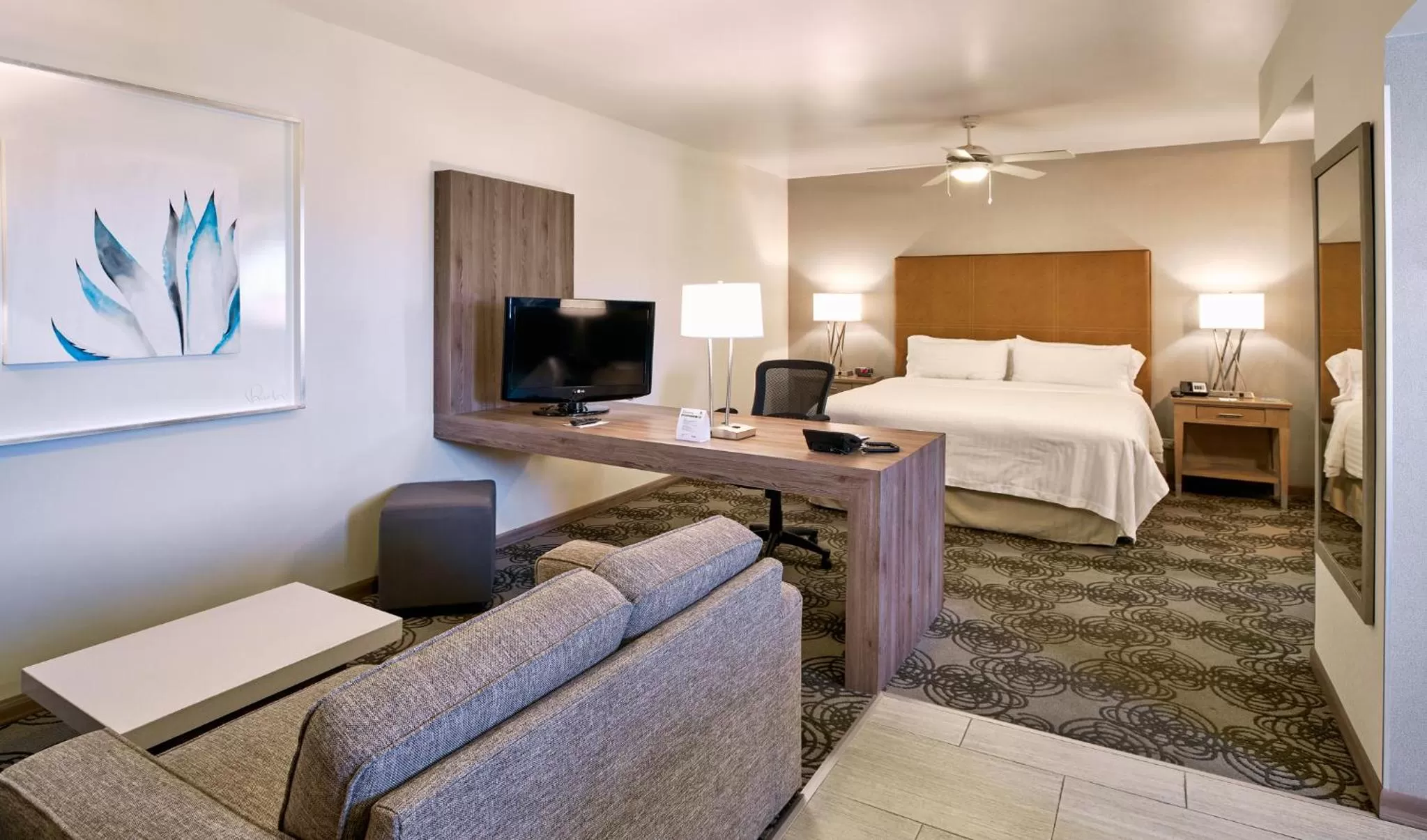 Photo of the whole room, Bed in Holiday Inn & Suites Chihuahua Expo by IHG