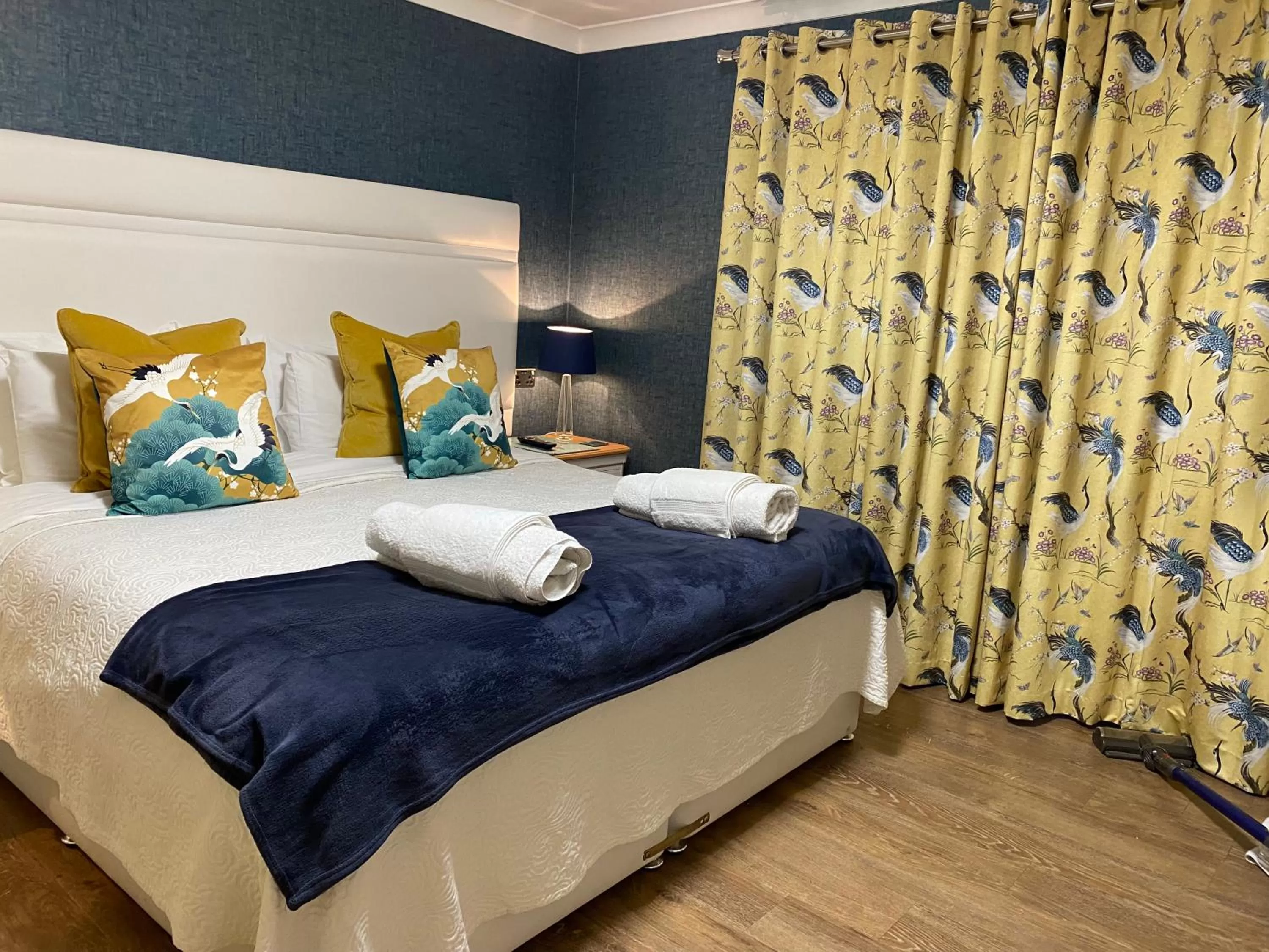 Bed in Toppesfield House B&B