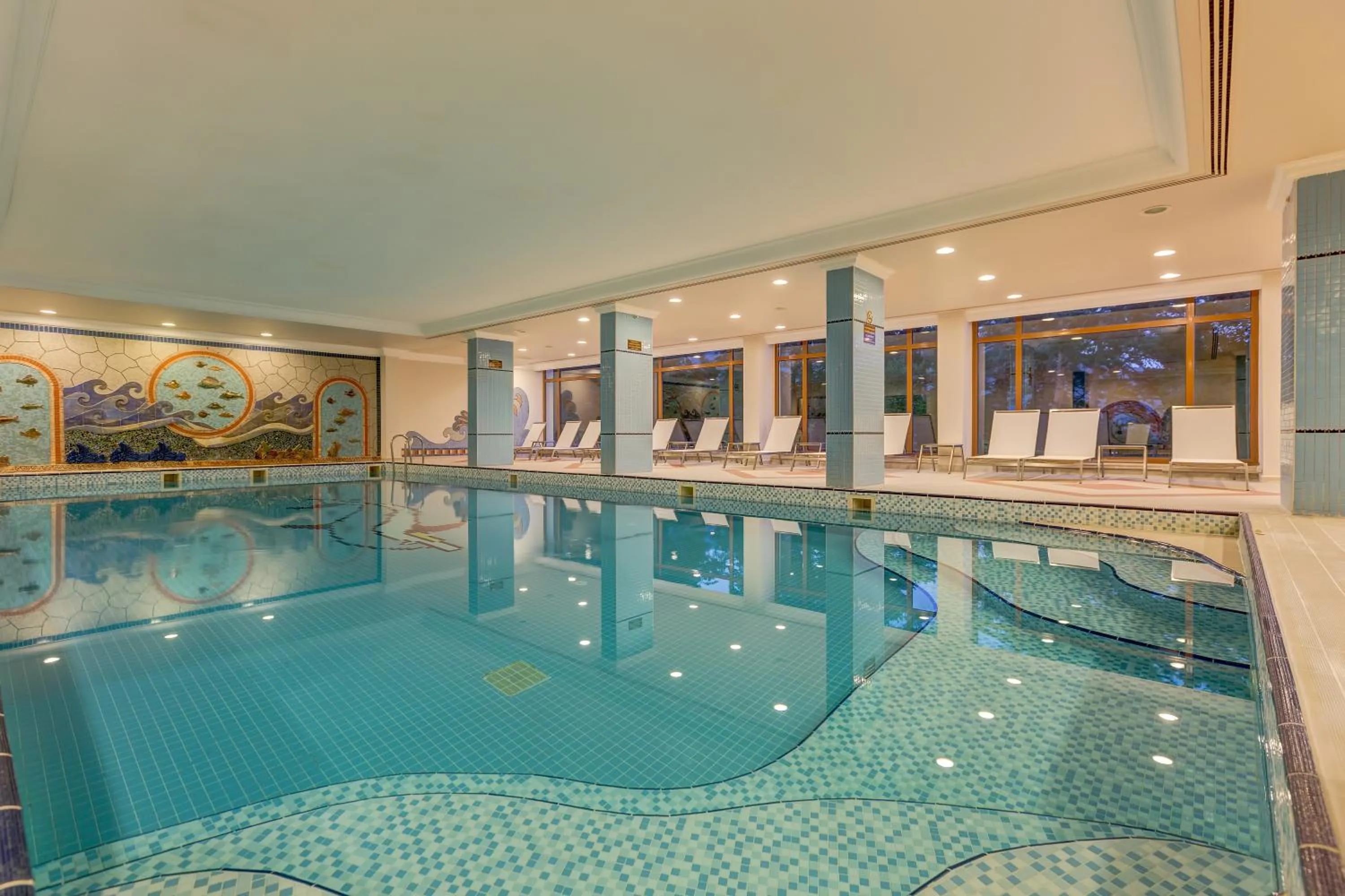 Swimming pool in Buyuk Abant Hotel