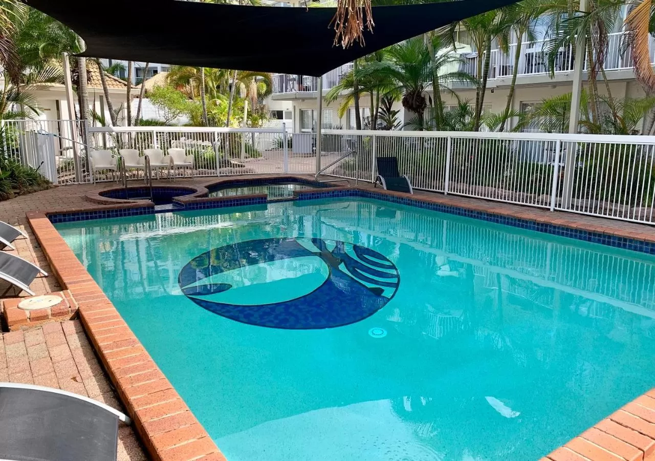 Swimming pool in Outrigger Burleigh