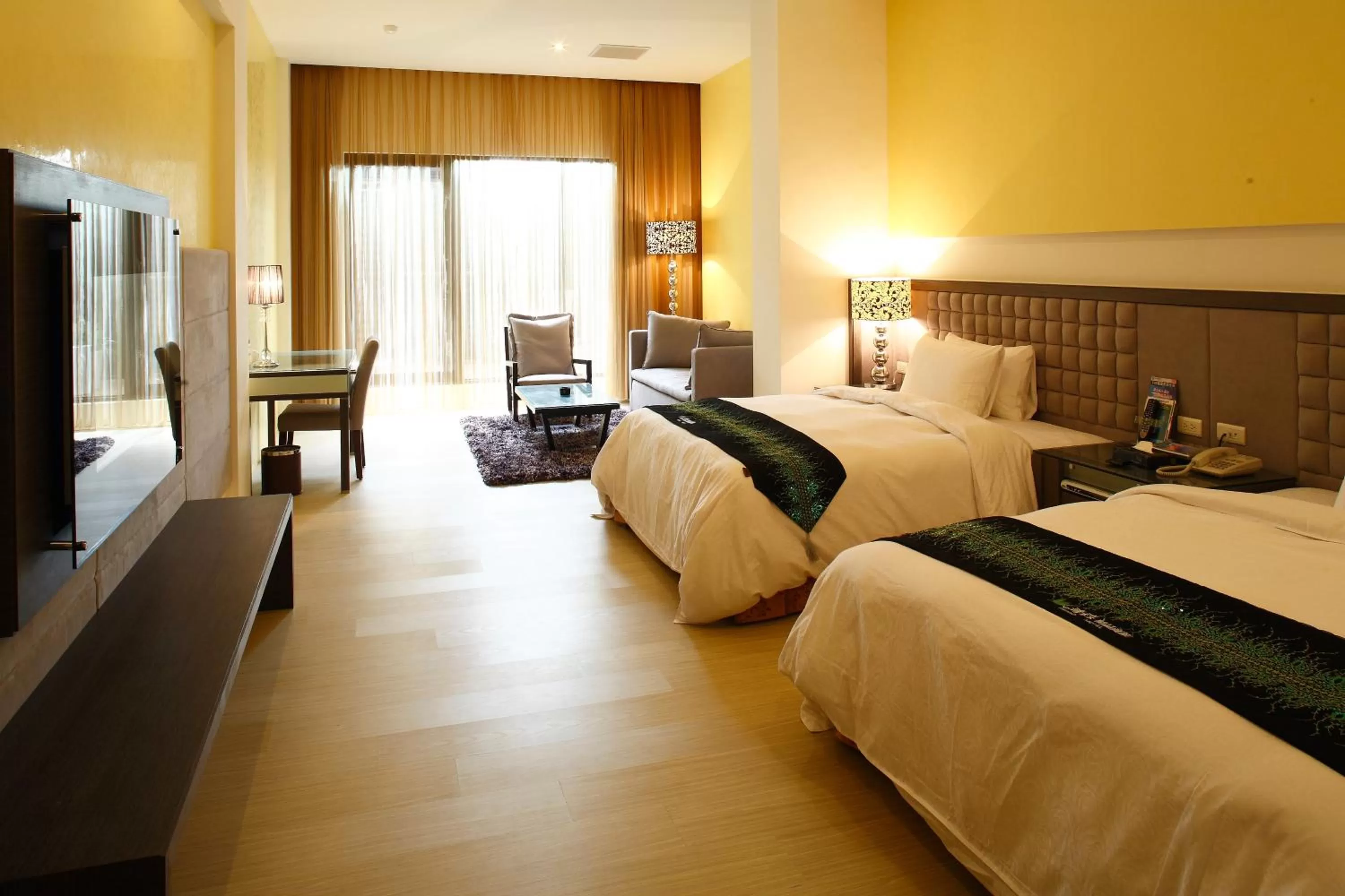 Photo of the whole room in Dryad Motel