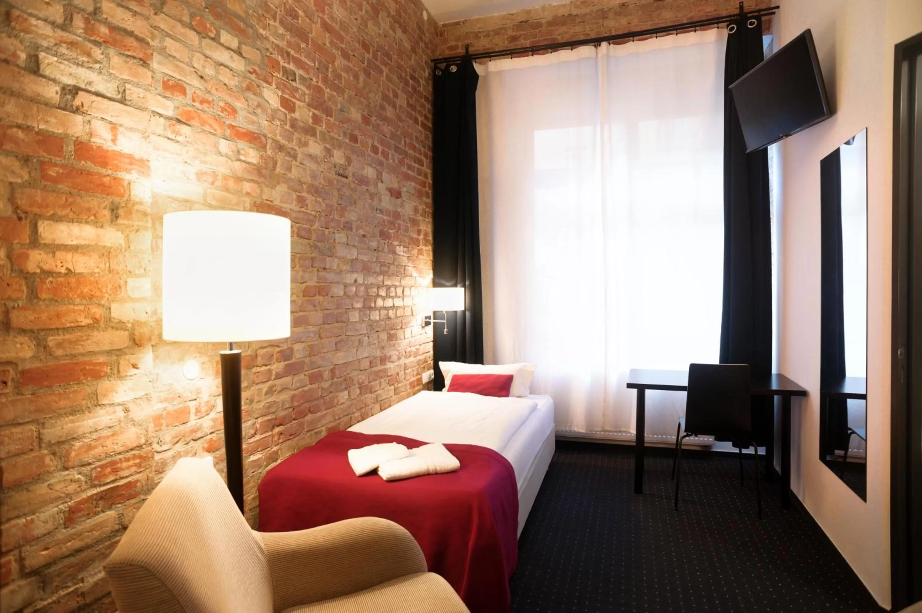 Photo of the whole room, Bed in Goldmarie