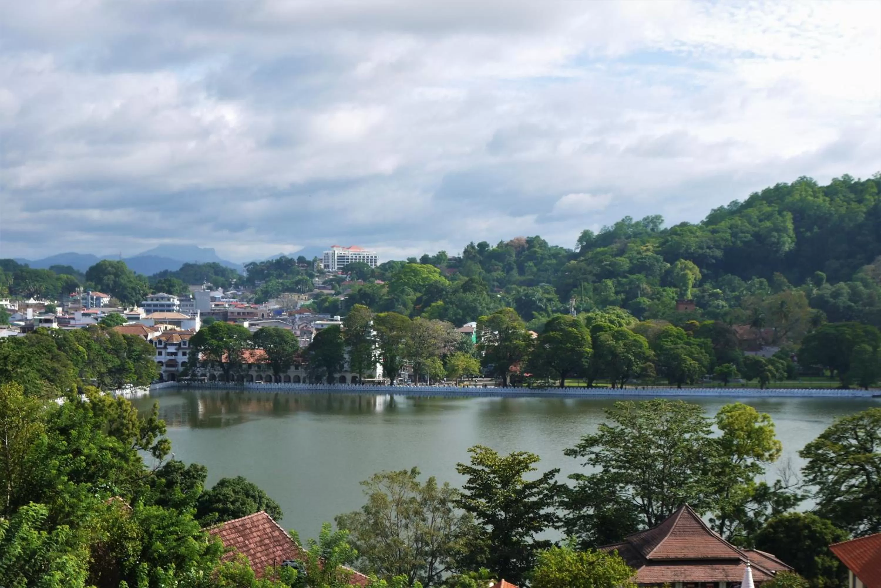 Lake view in Heaven Seven Kandy
