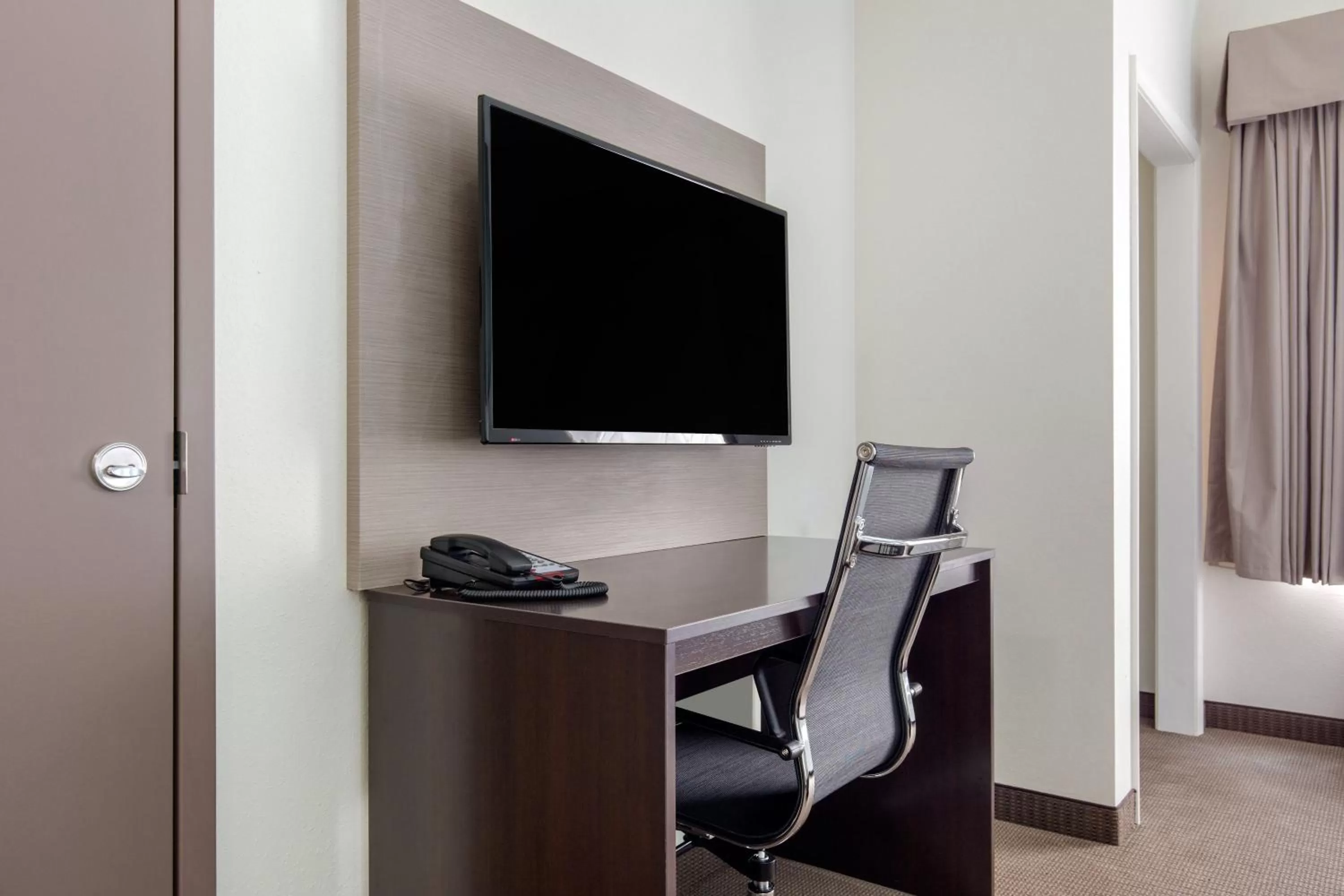 TV and multimedia in Sleep Inn & Suites South Jacksonville