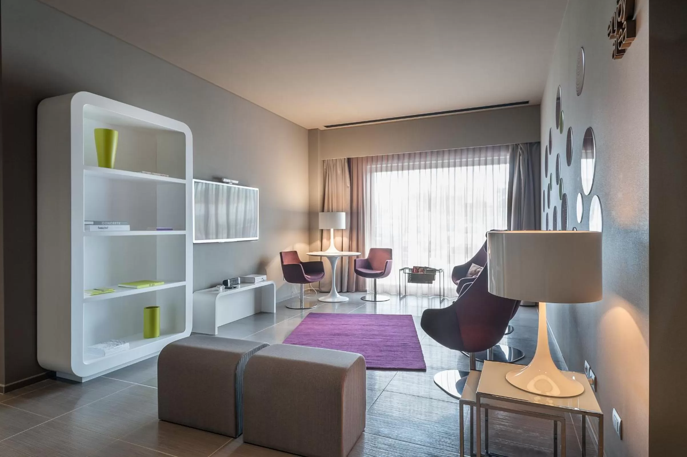 Communal lounge/ TV room in 8Piuhotel