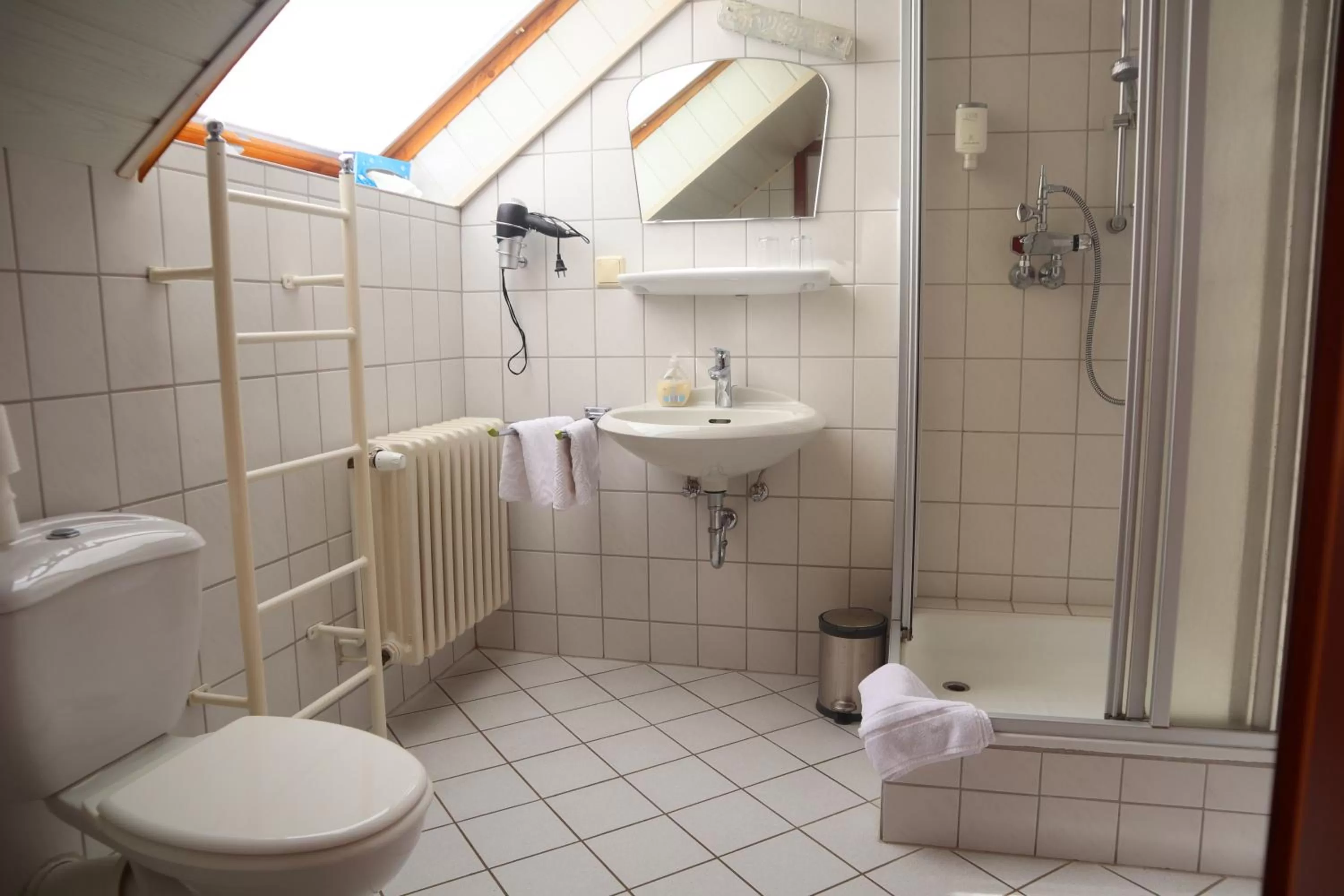 Bathroom in Pension Zur Harburg