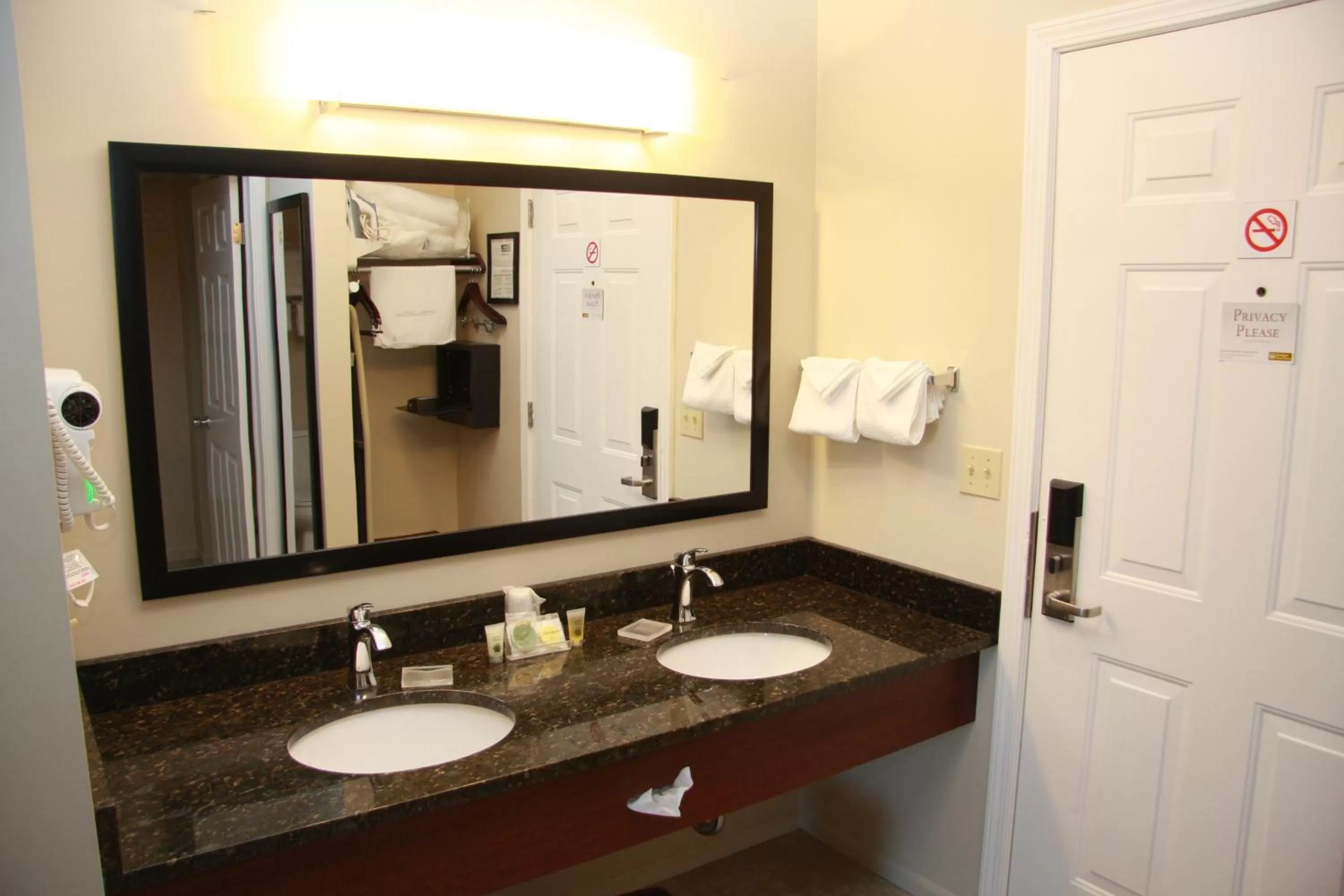 Budget Host Inn & Suites