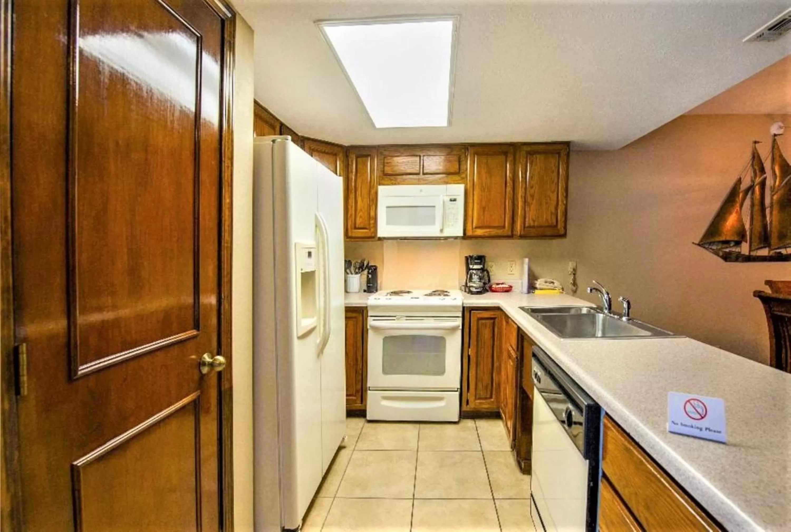 Coffee/tea facilities in Royal Holiday Beach Resort